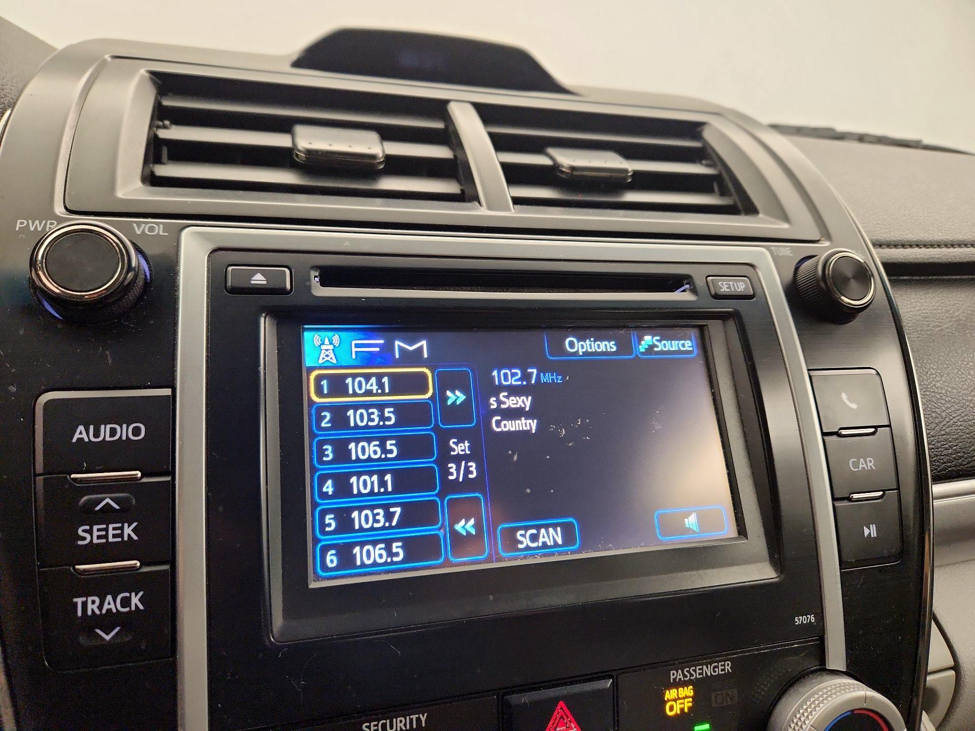 Thumbnail: 2014 Toyota Camry - 14