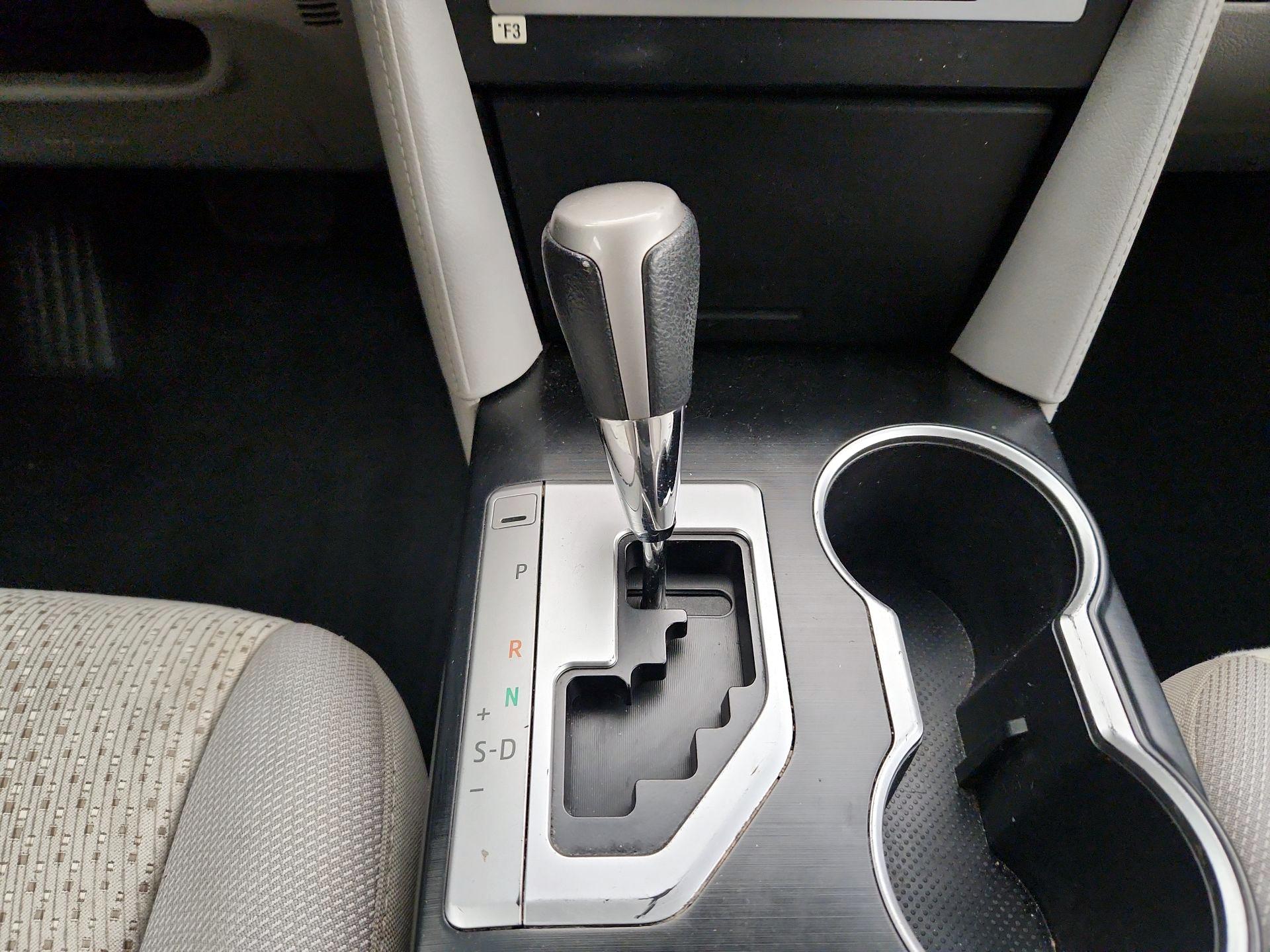 Thumbnail: 2014 Toyota Camry - 16