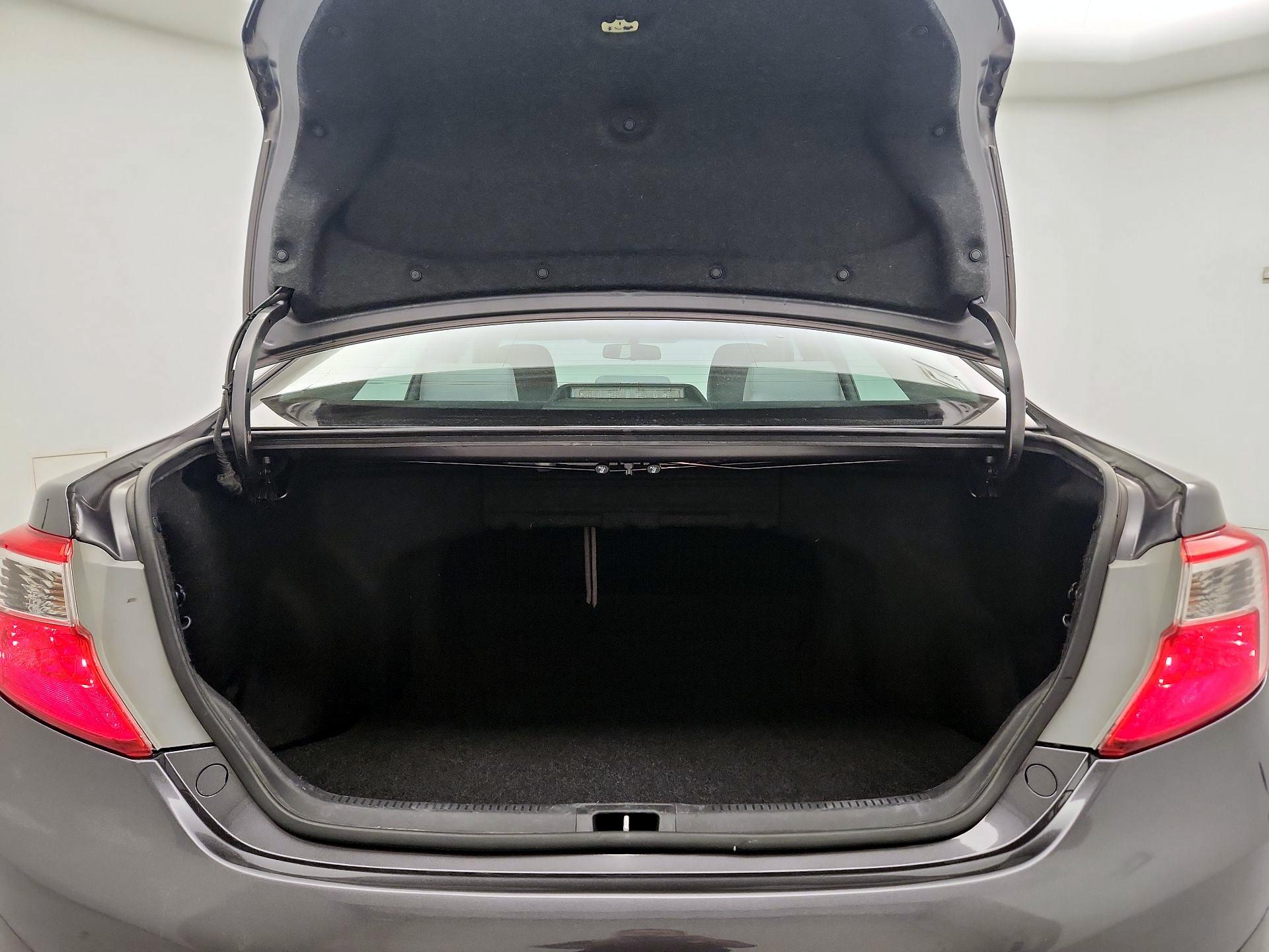 Thumbnail: 2014 Toyota Camry - 19