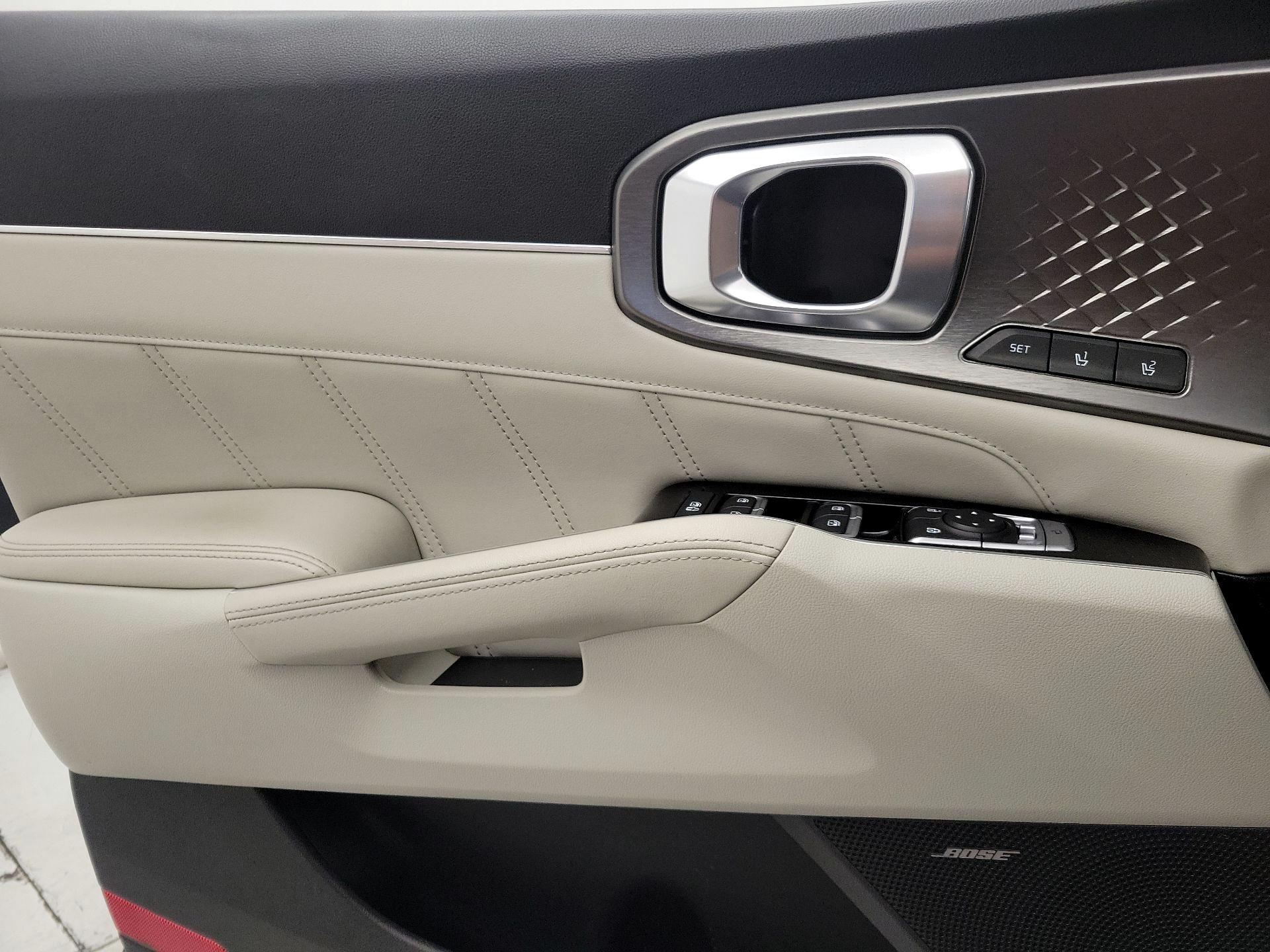 Thumbnail: 2022 Kia Sorento - 12