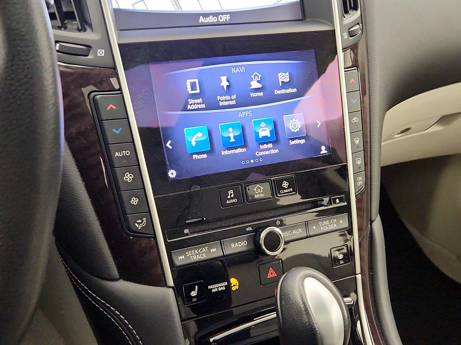 Thumbnail: 2015 INFINITI Q50 - 17