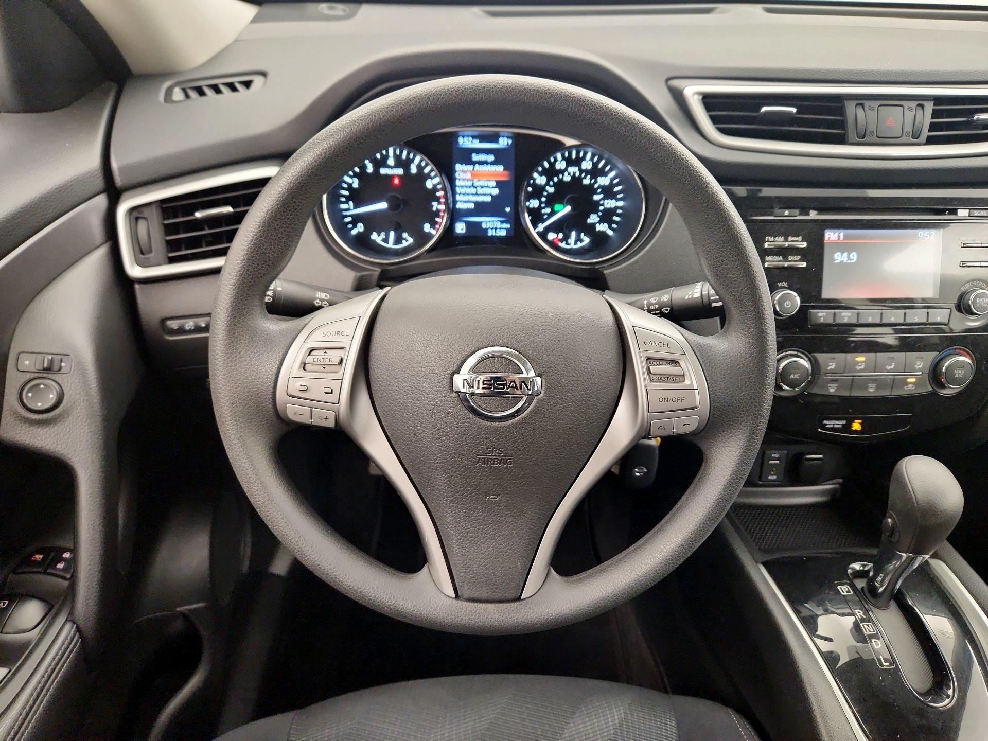 Thumbnail: 2016 Nissan Rogue - 10