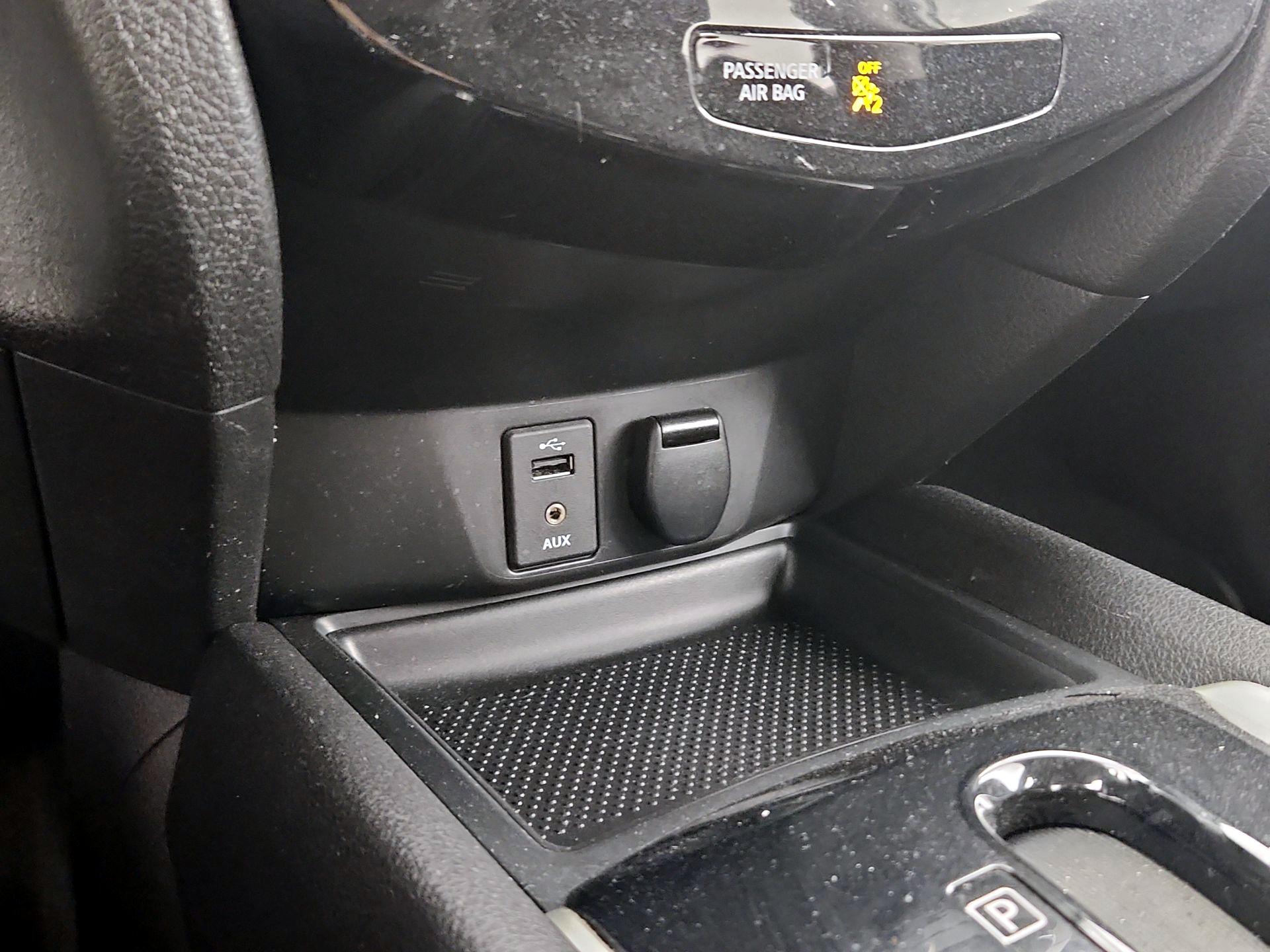 Thumbnail: 2016 Nissan Rogue - 18