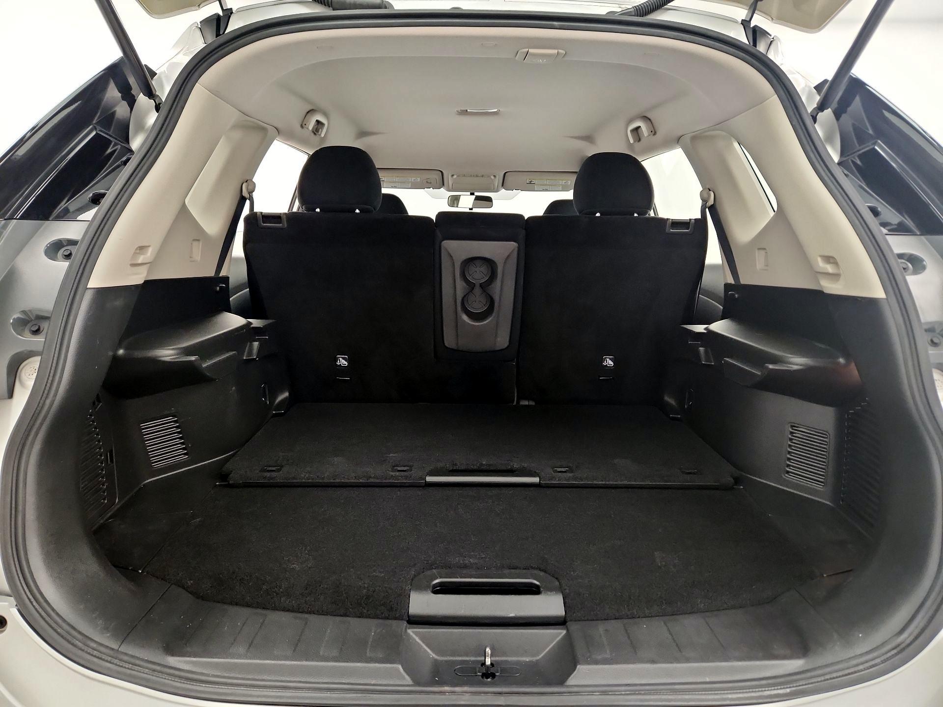 Thumbnail: 2016 Nissan Rogue - 20