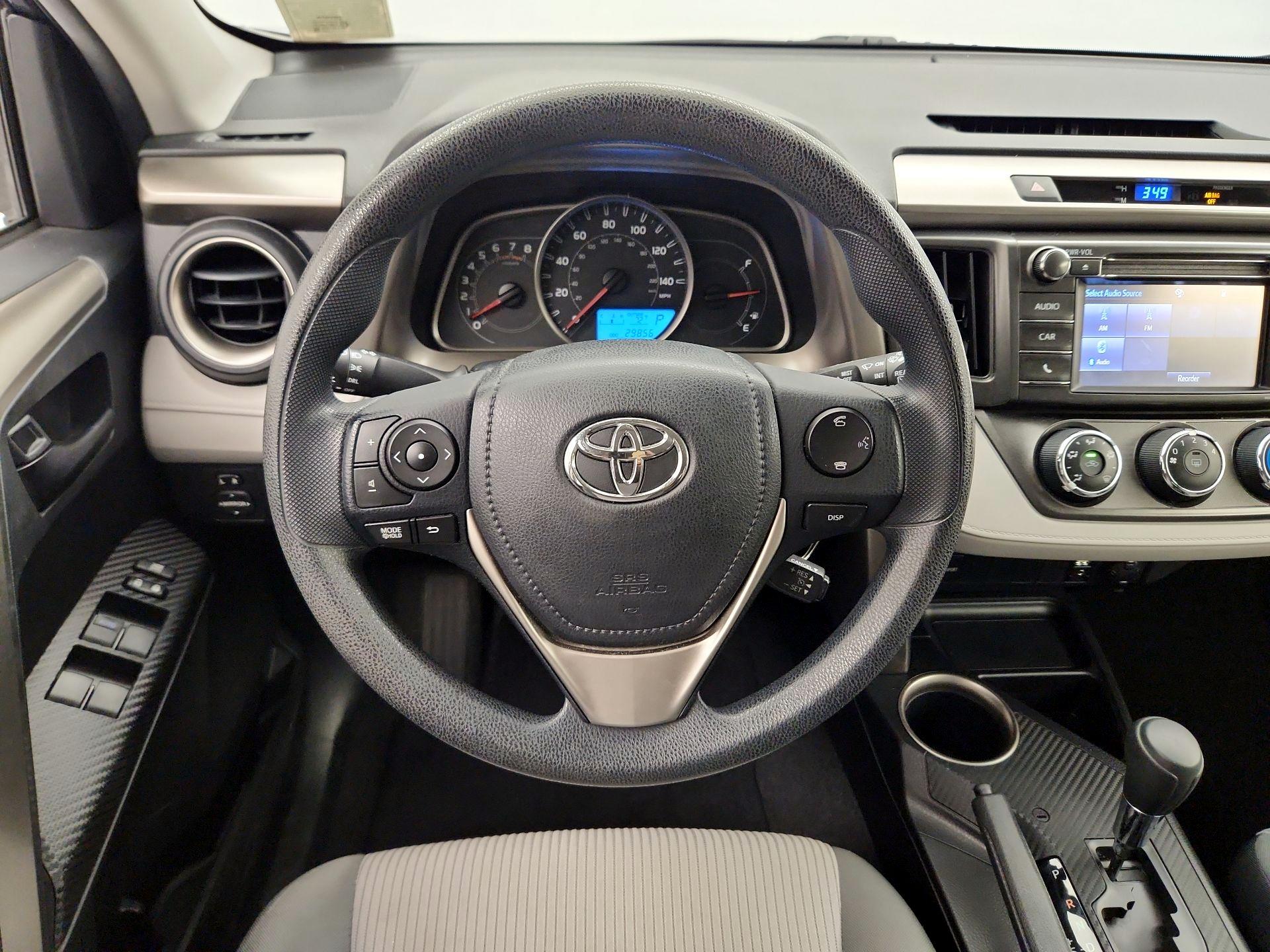 Thumbnail: 2015 Toyota RAV4 - 10