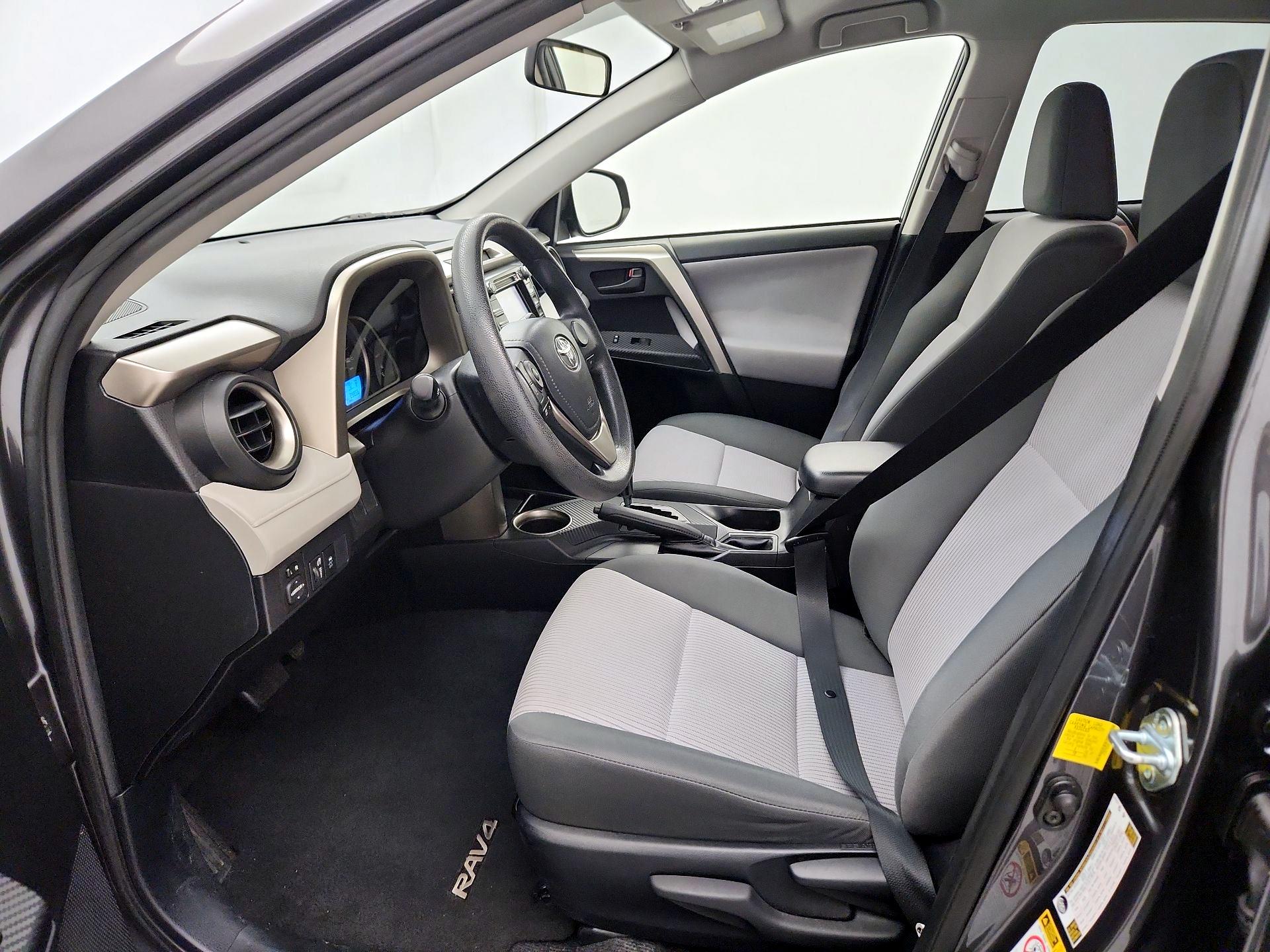 Thumbnail: 2015 Toyota RAV4 - 11