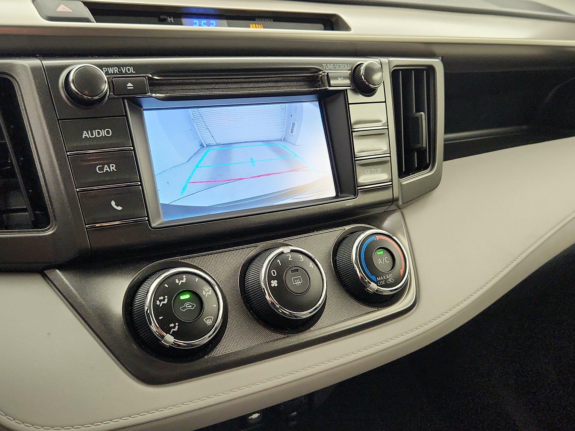 Thumbnail: 2015 Toyota RAV4 - 14