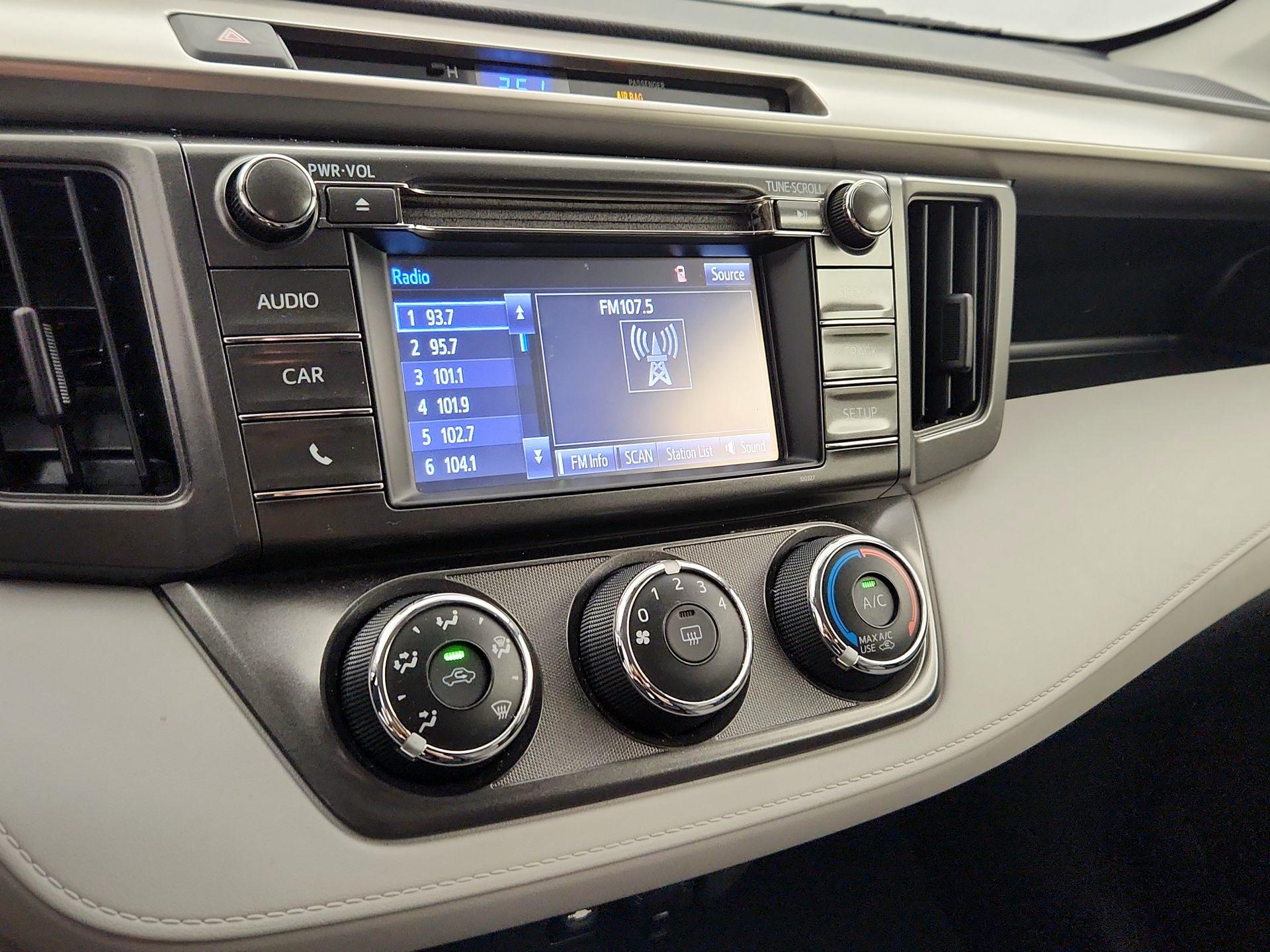 Thumbnail: 2015 Toyota RAV4 - 15