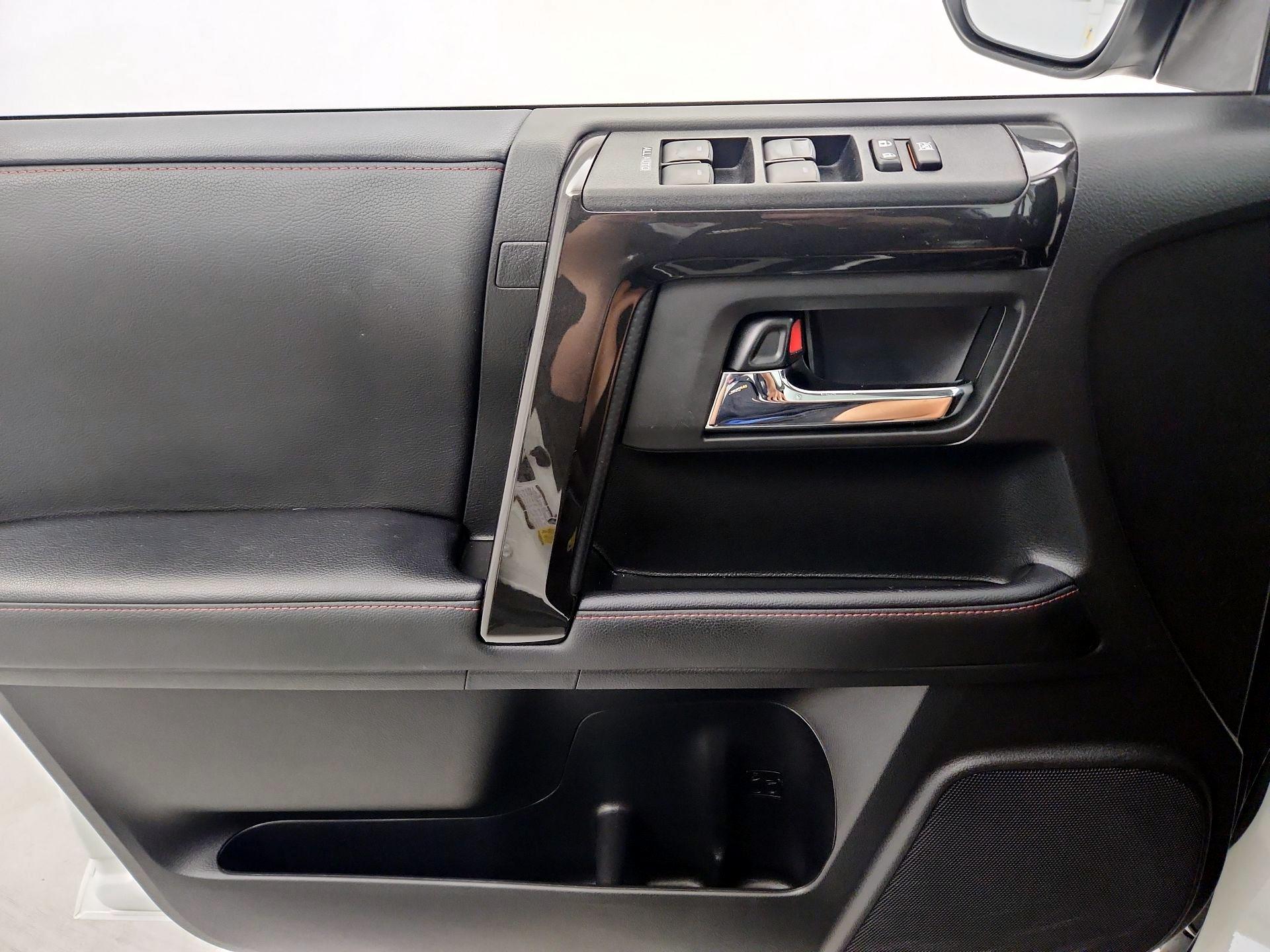 Thumbnail: 2020 Toyota 4Runner - 12