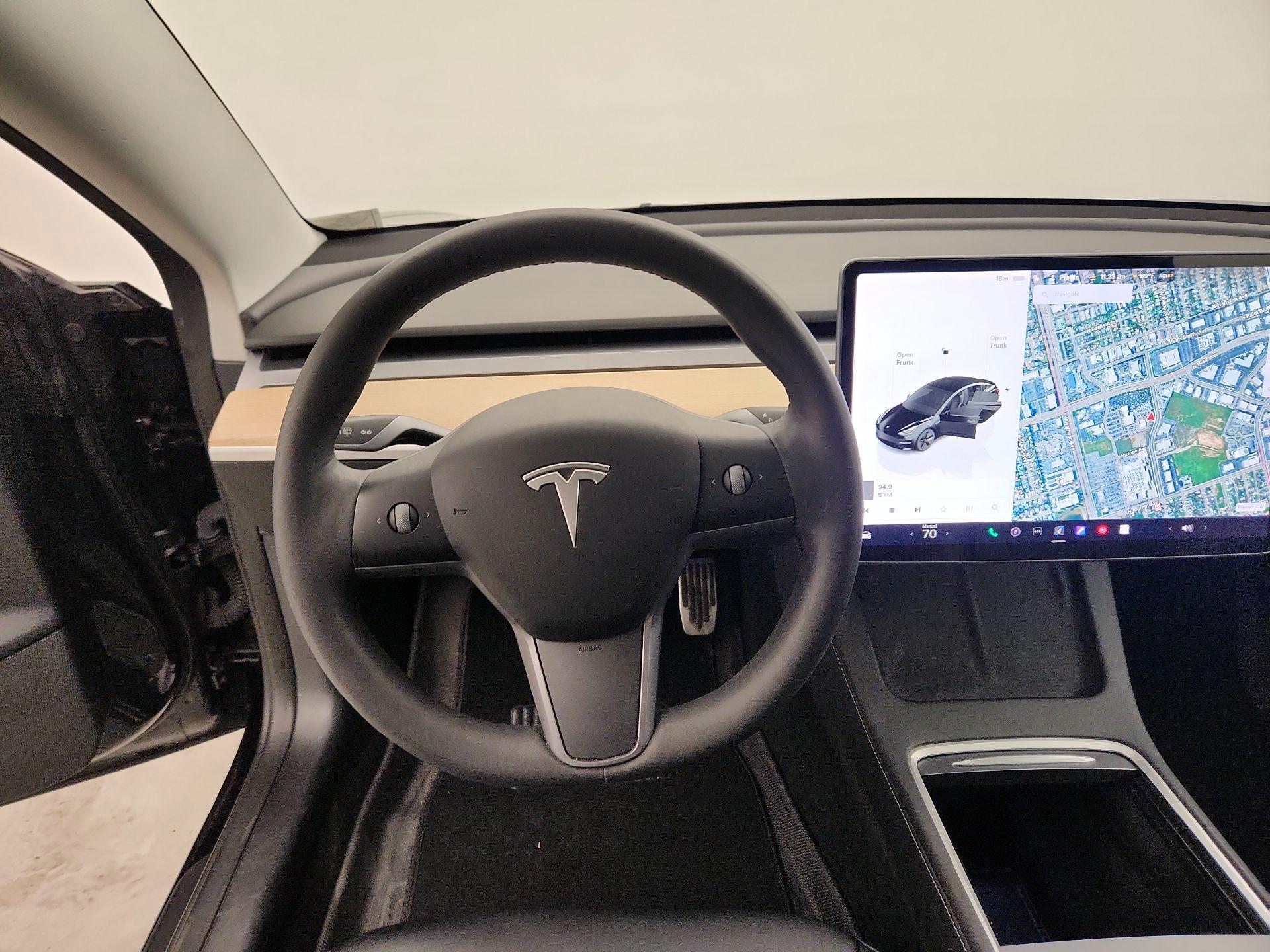 Thumbnail: 2022 Tesla Model 3 - 10