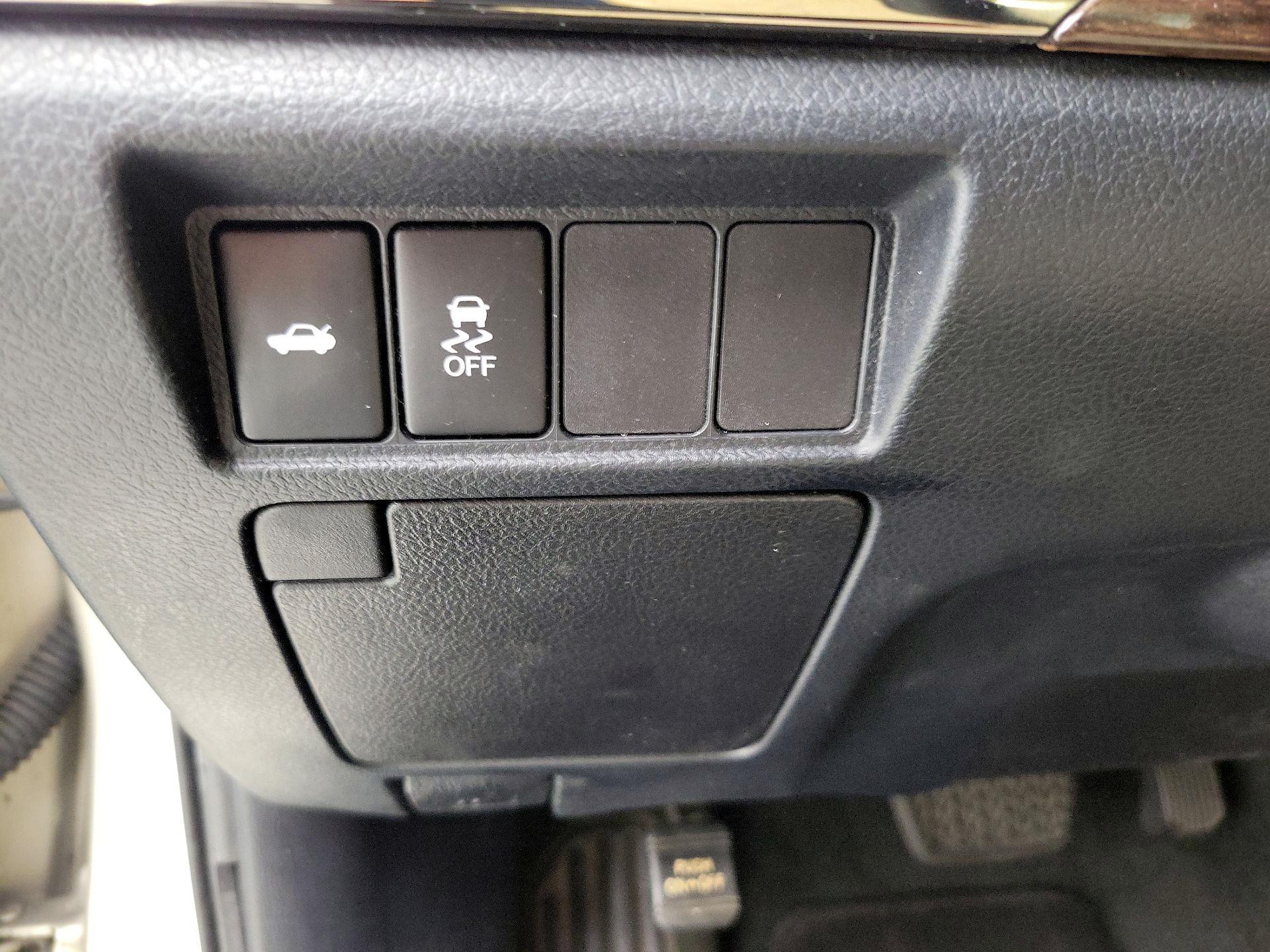 Thumbnail: 2014 Toyota Avalon - 13