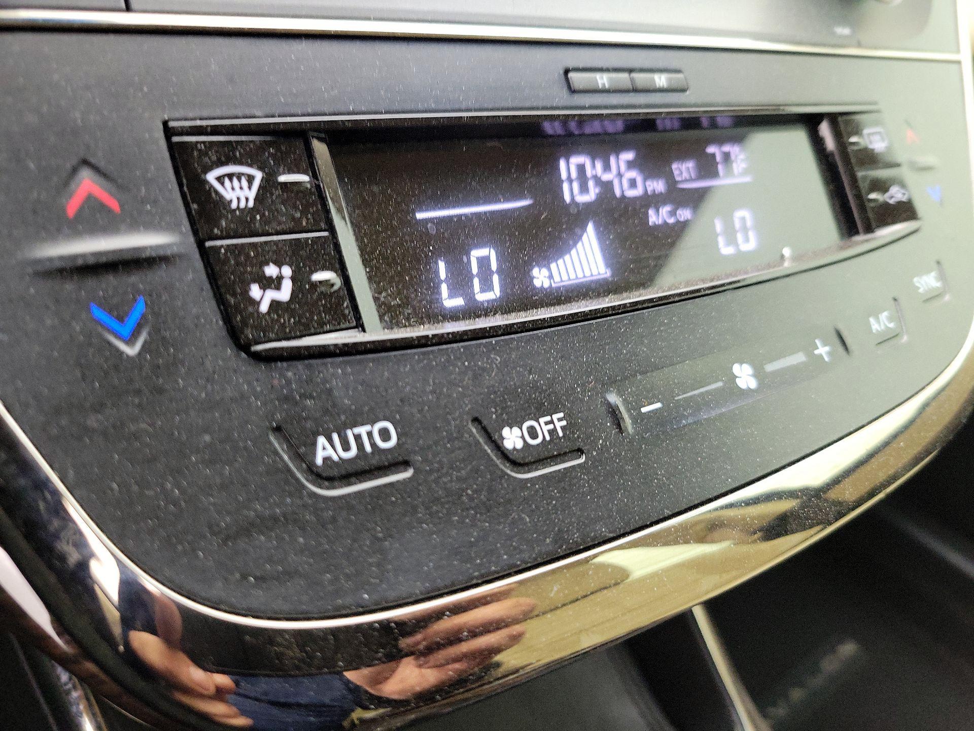 Thumbnail: 2014 Toyota Avalon - 16