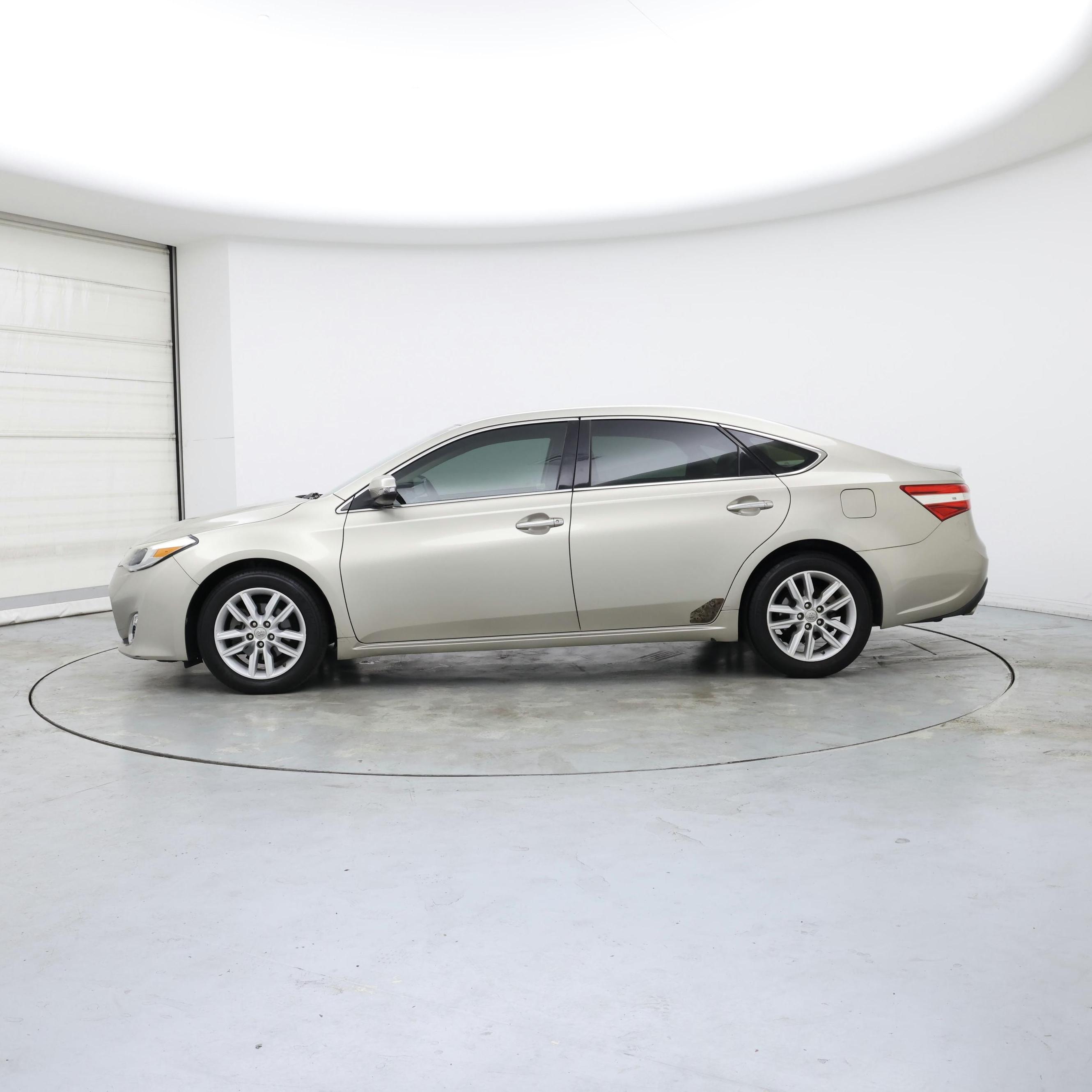 Thumbnail: 2014 Toyota Avalon - 3