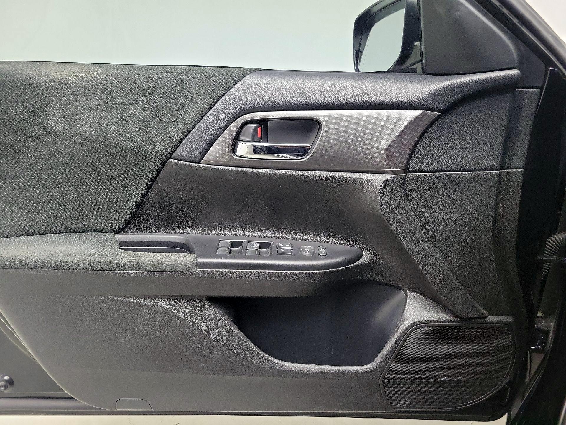 Thumbnail: 2013 Honda Accord - 12