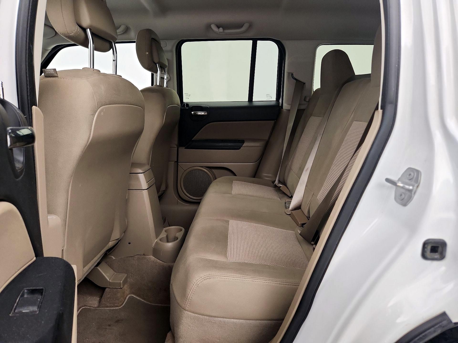Thumbnail: 2016 Jeep Patriot - 17