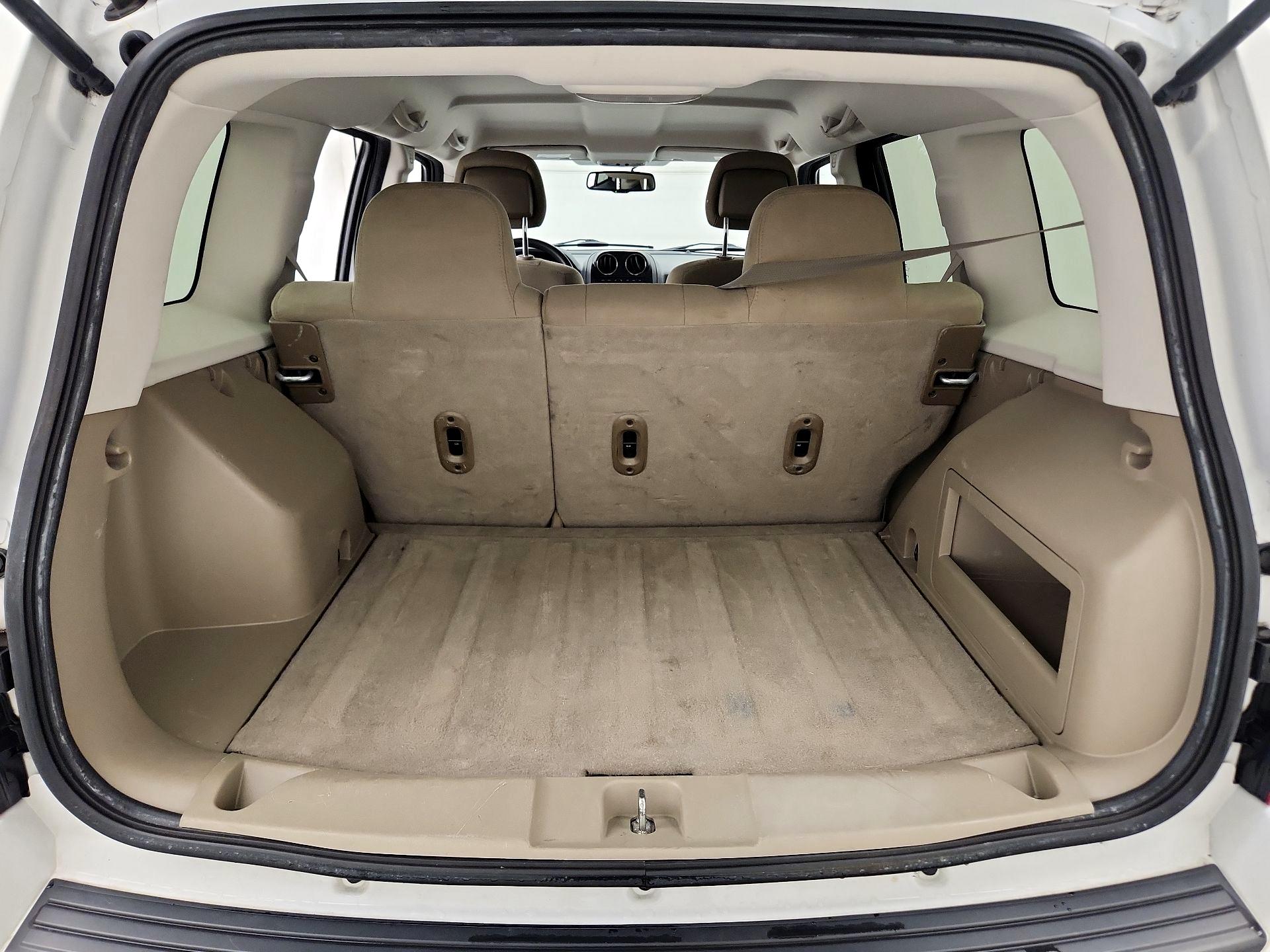Thumbnail: 2016 Jeep Patriot - 18
