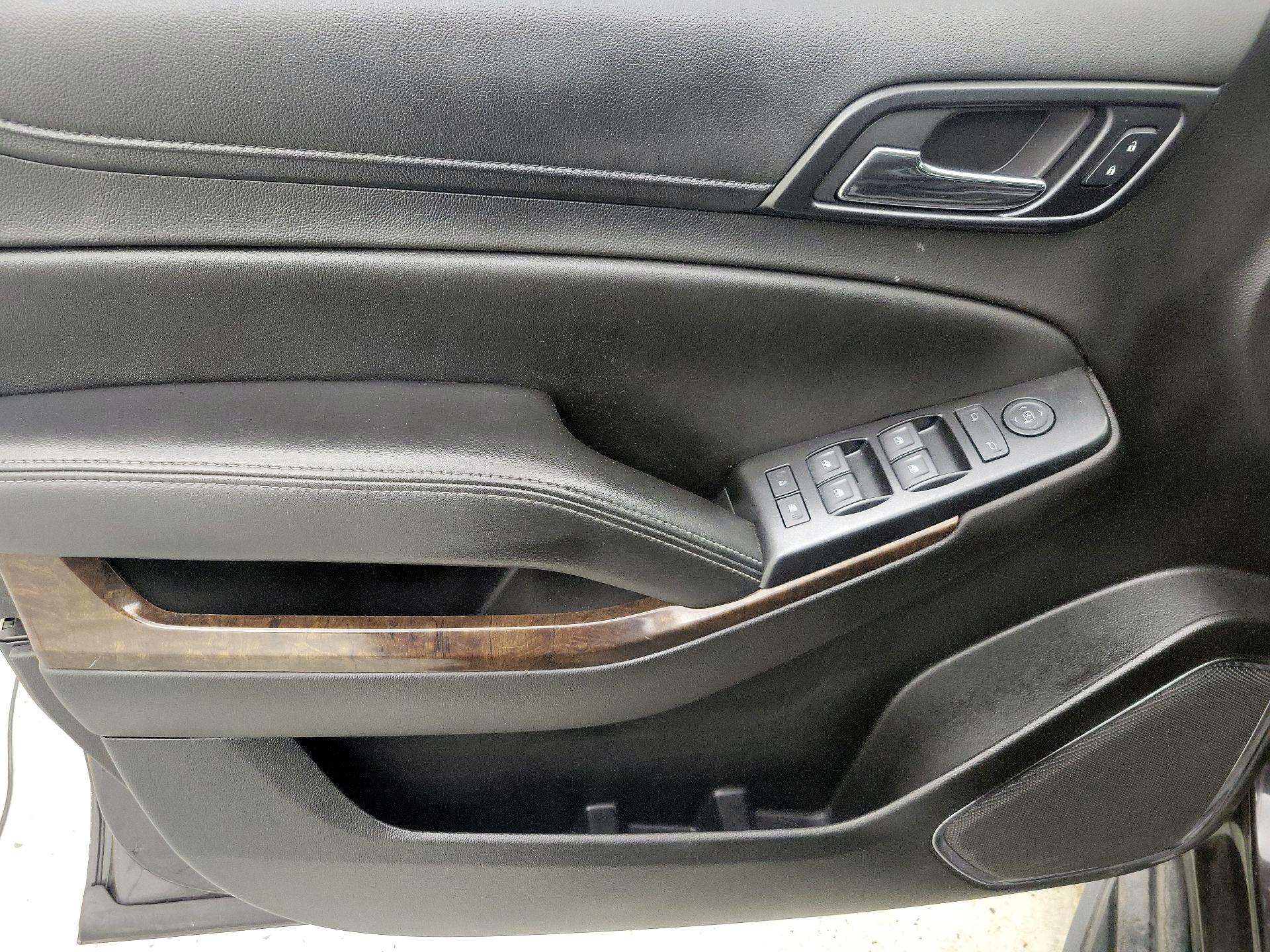 Thumbnail: 2016 Chevrolet Tahoe - 12