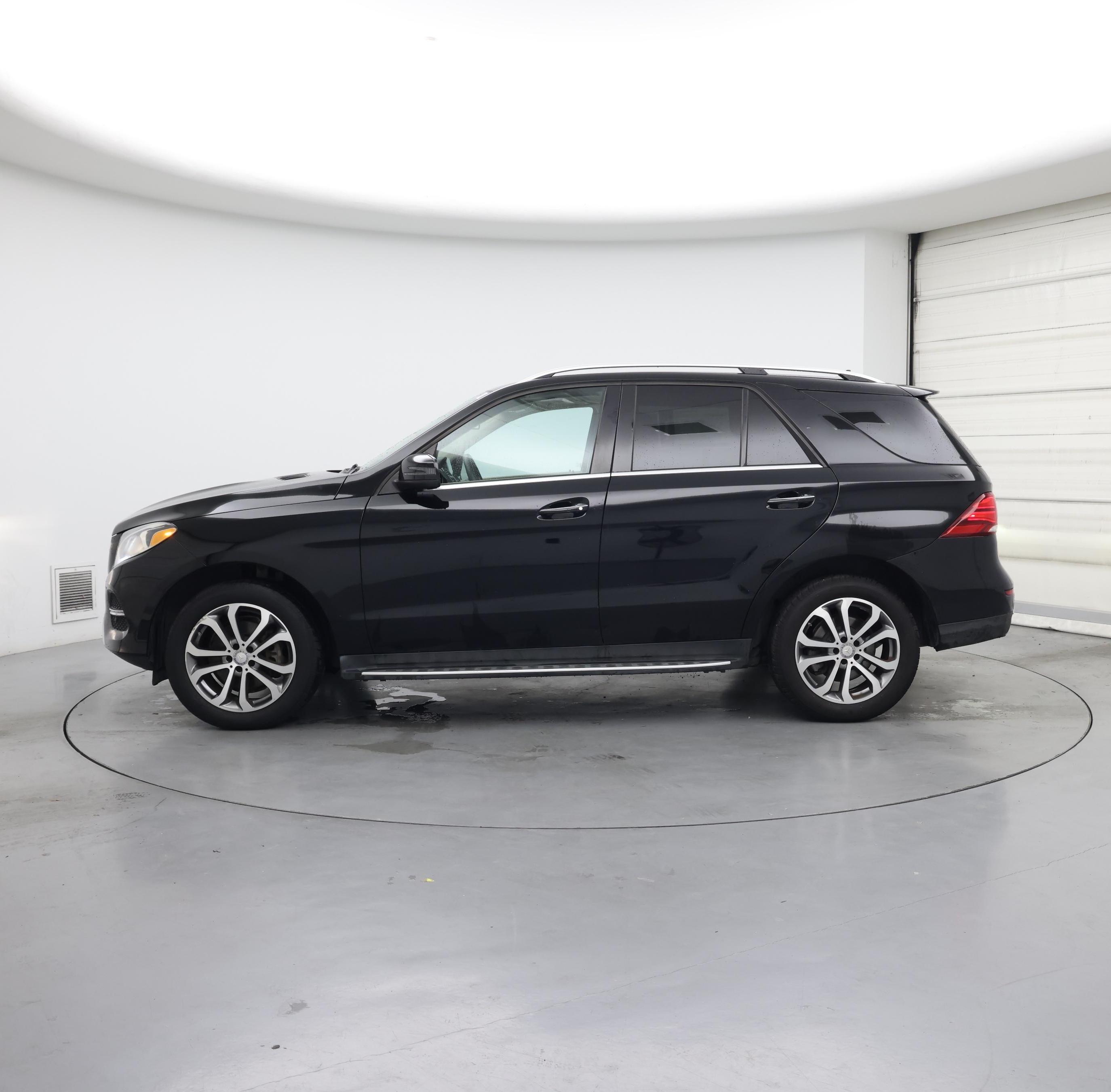 Thumbnail: 2016 Mercedes-Benz GLE - 3