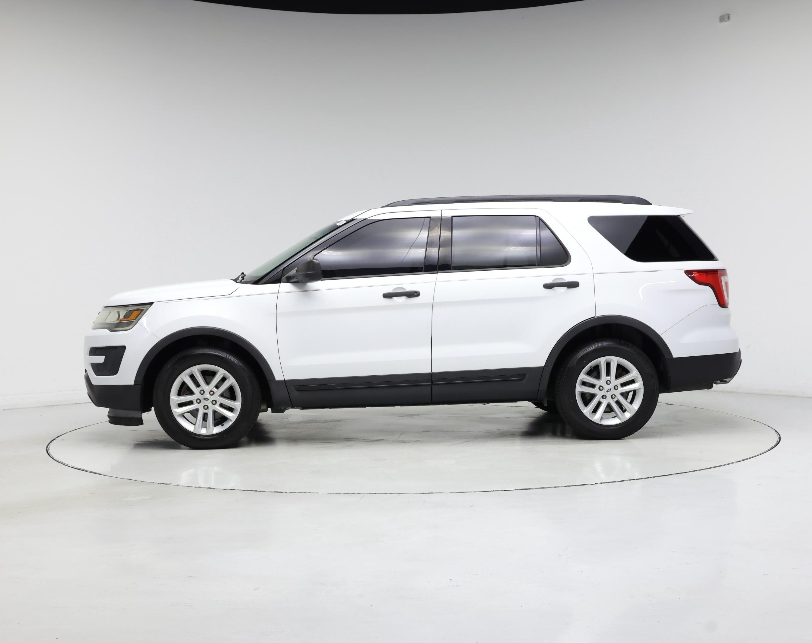 Thumbnail: 2017 Ford Explorer - 3