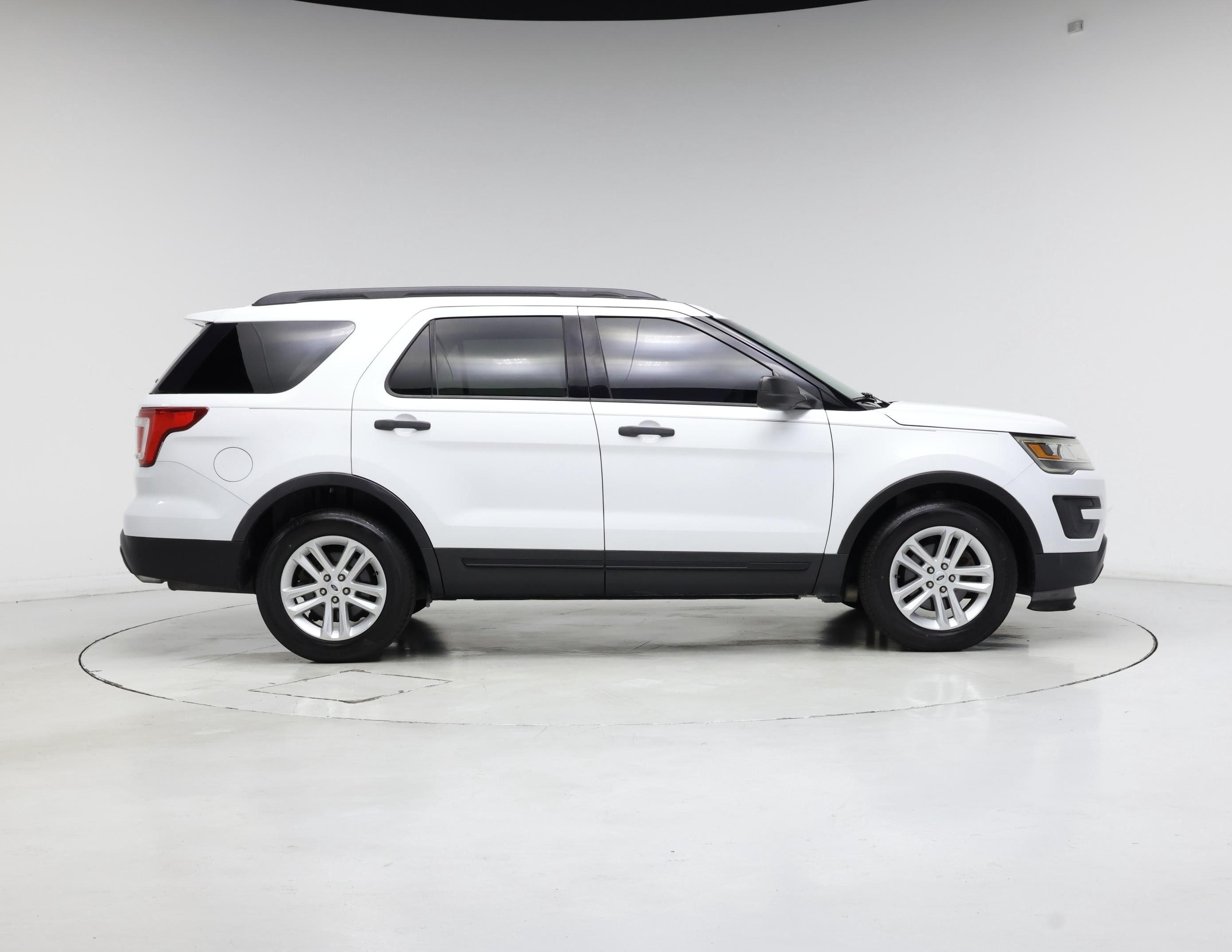 Thumbnail: 2017 Ford Explorer - 7