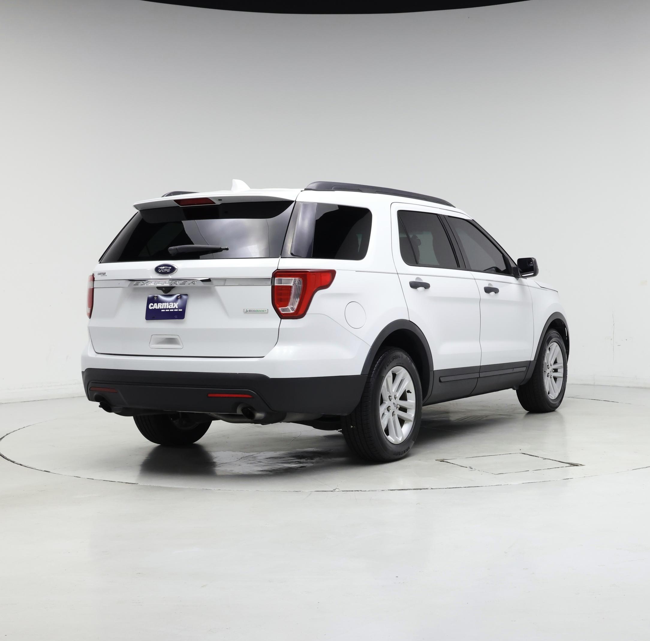 Thumbnail: 2017 Ford Explorer - 8
