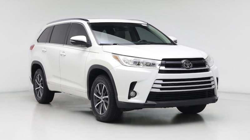 2017 Toyota Highlander XLE Hero Image