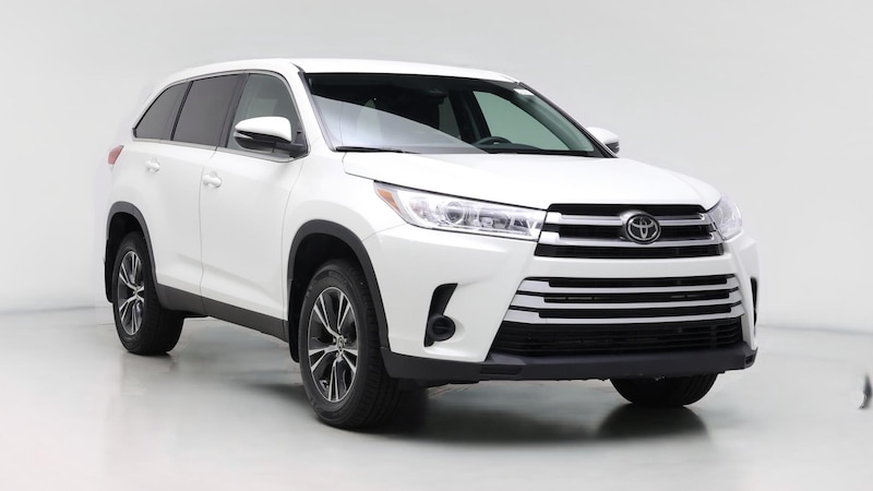 2019 Toyota Highlander LE Hero Image