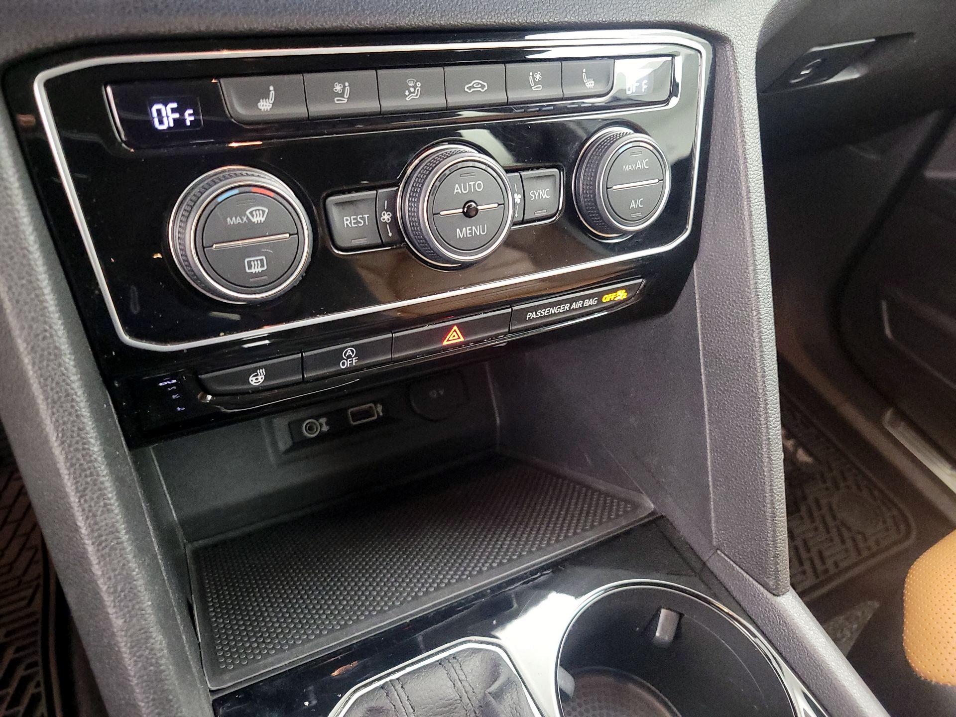 Thumbnail: 2019 Volkswagen Atlas - 16