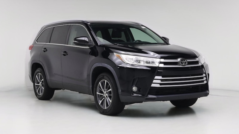 2019 Toyota Highlander XLE Hero Image