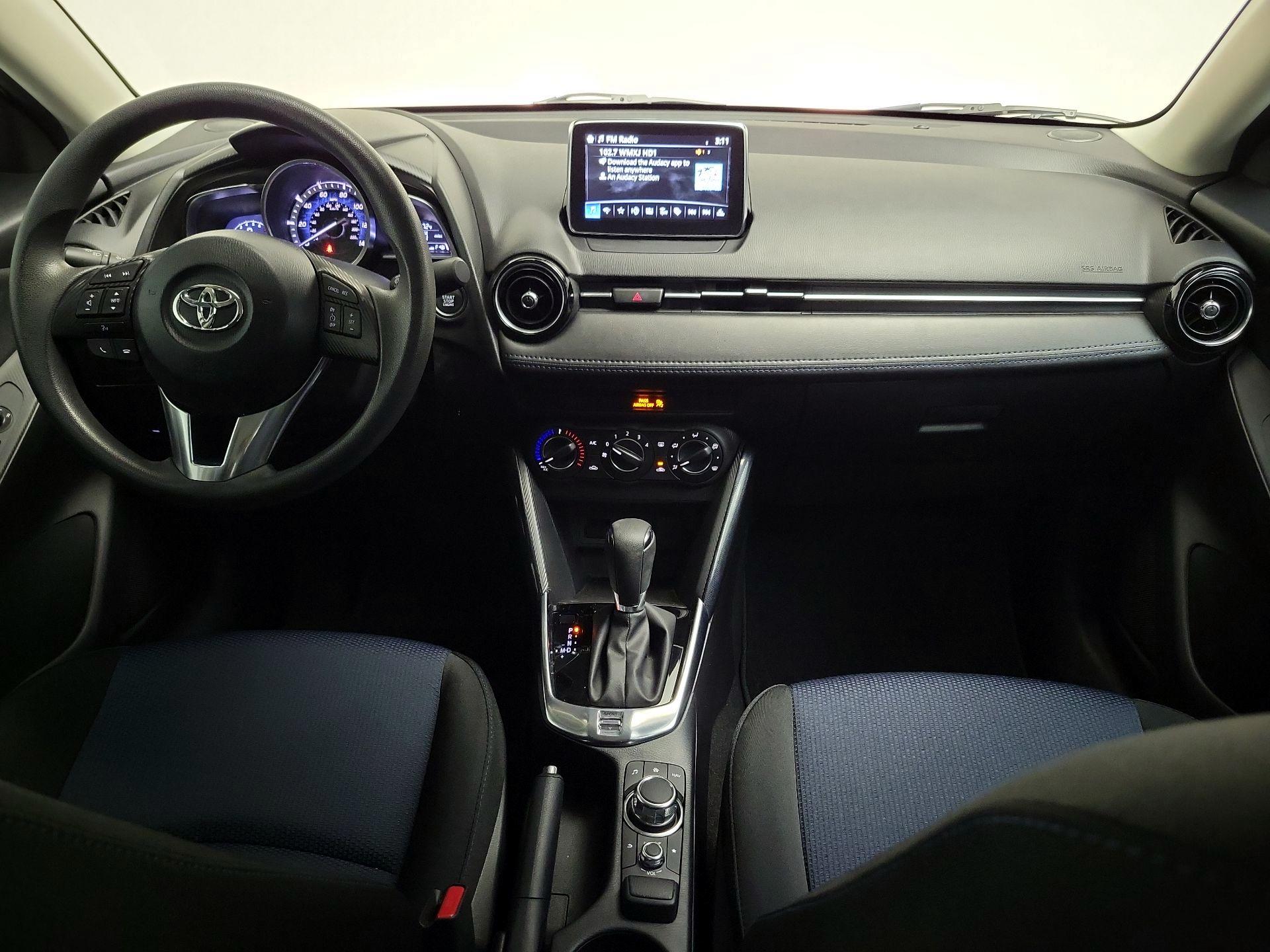 Thumbnail: 2017 Toyota Yaris iA - 9