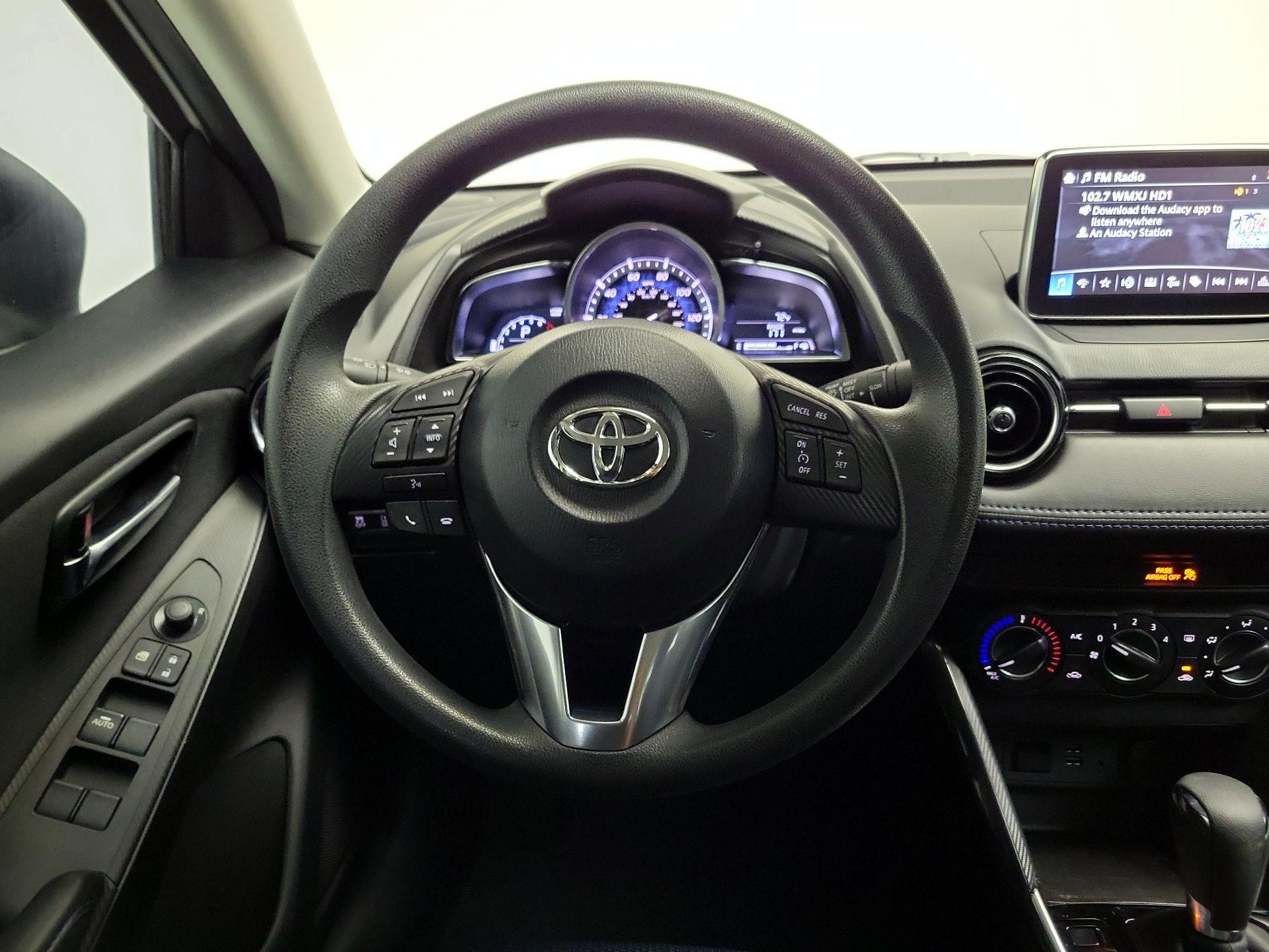 Thumbnail: 2017 Toyota Yaris iA - 10