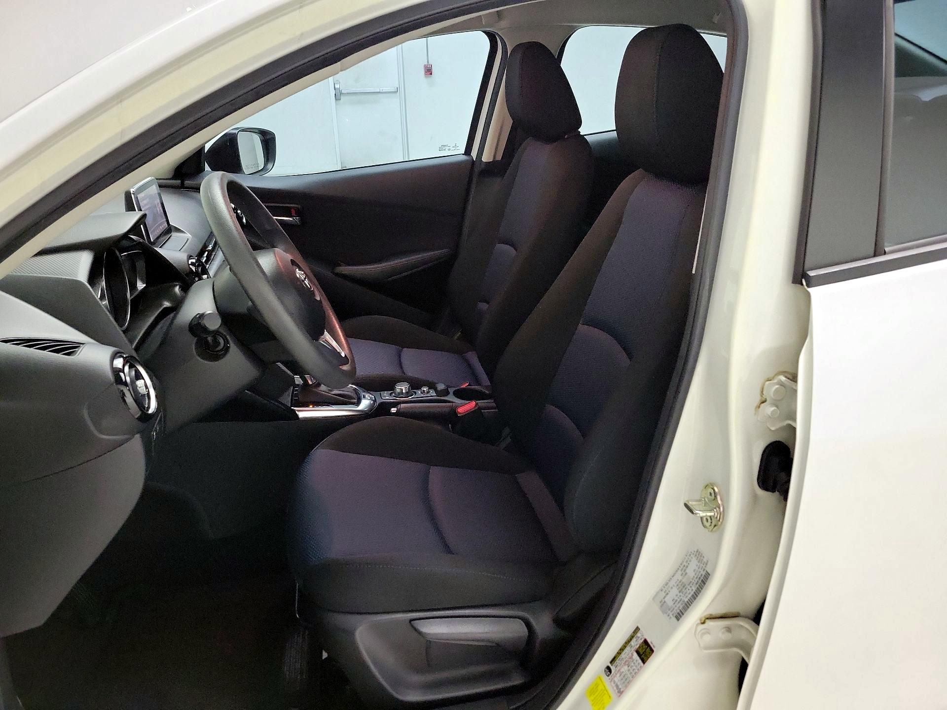 Thumbnail: 2017 Toyota Yaris iA - 11