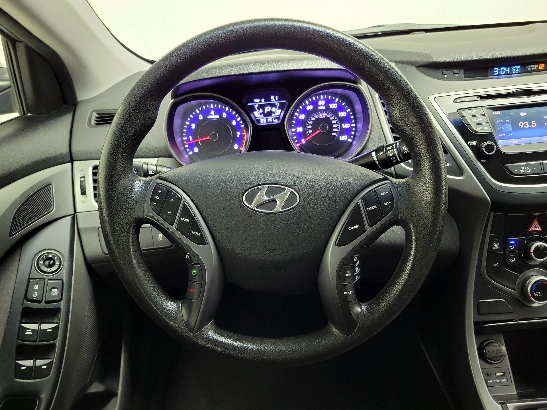 Thumbnail: 2015 Hyundai Elantra - 10
