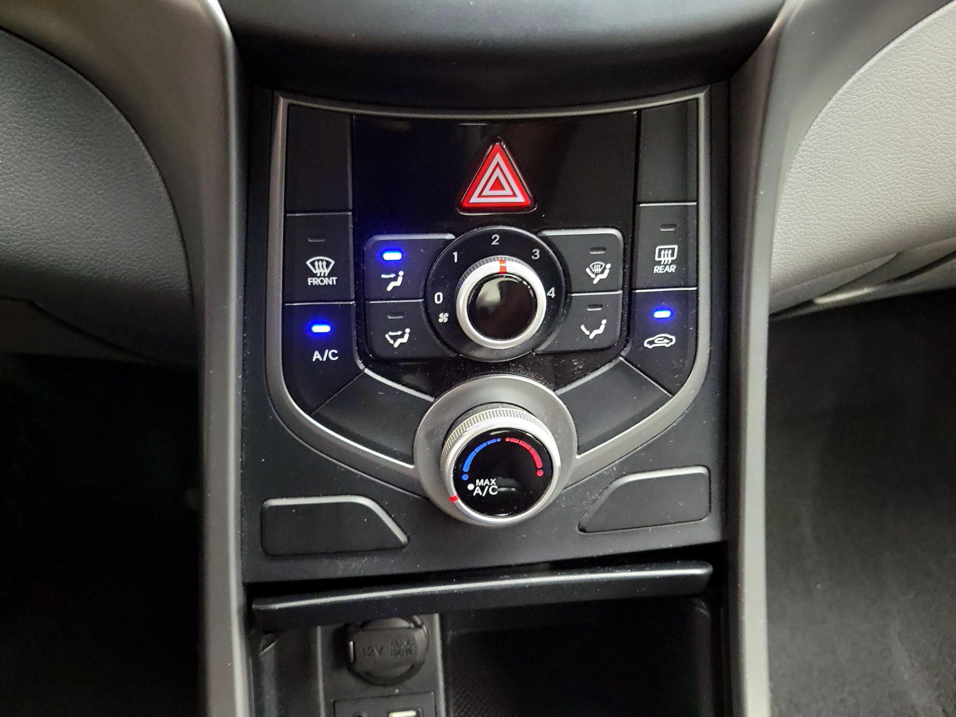 Thumbnail: 2015 Hyundai Elantra - 16