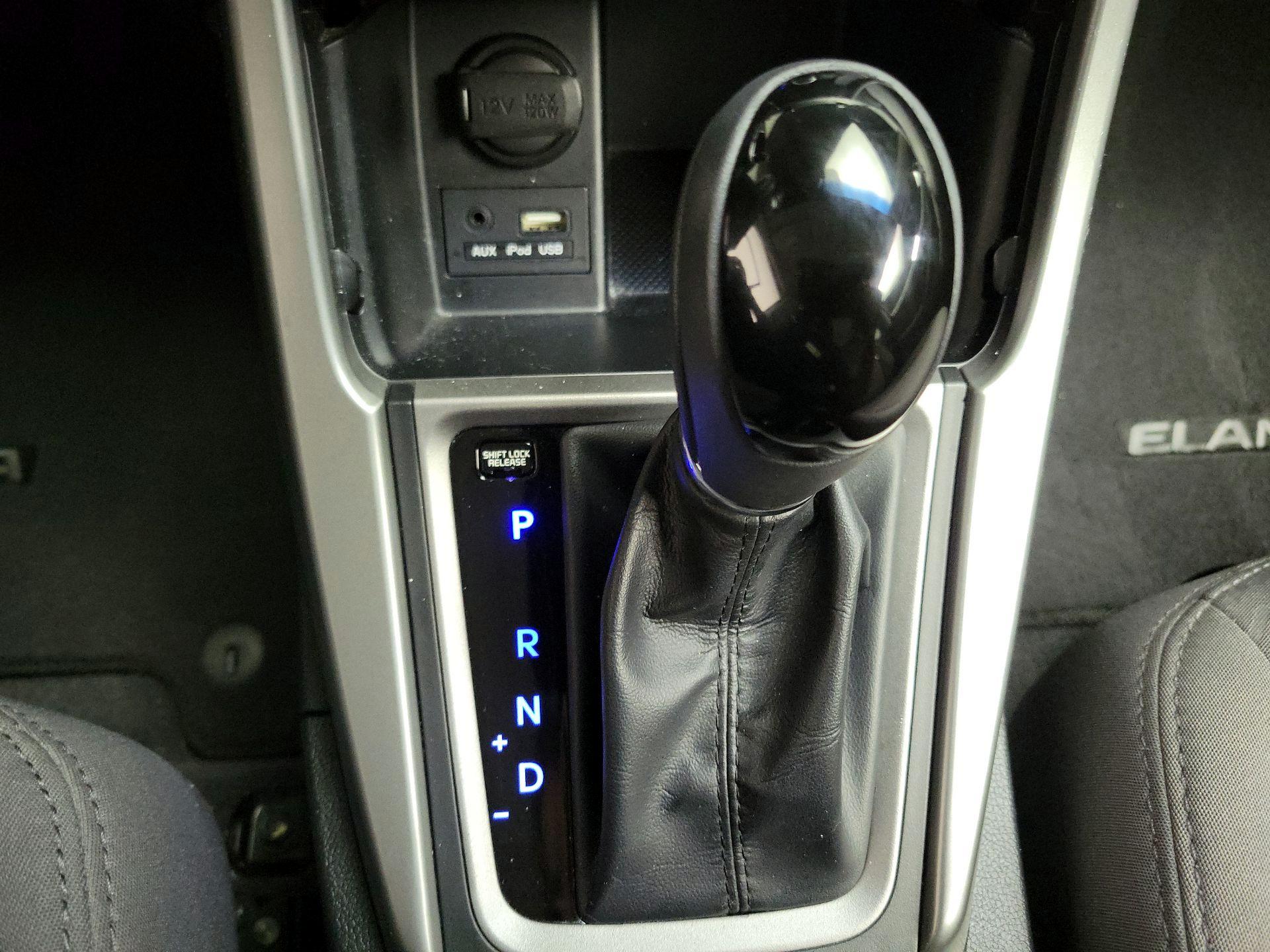 Thumbnail: 2015 Hyundai Elantra - 17