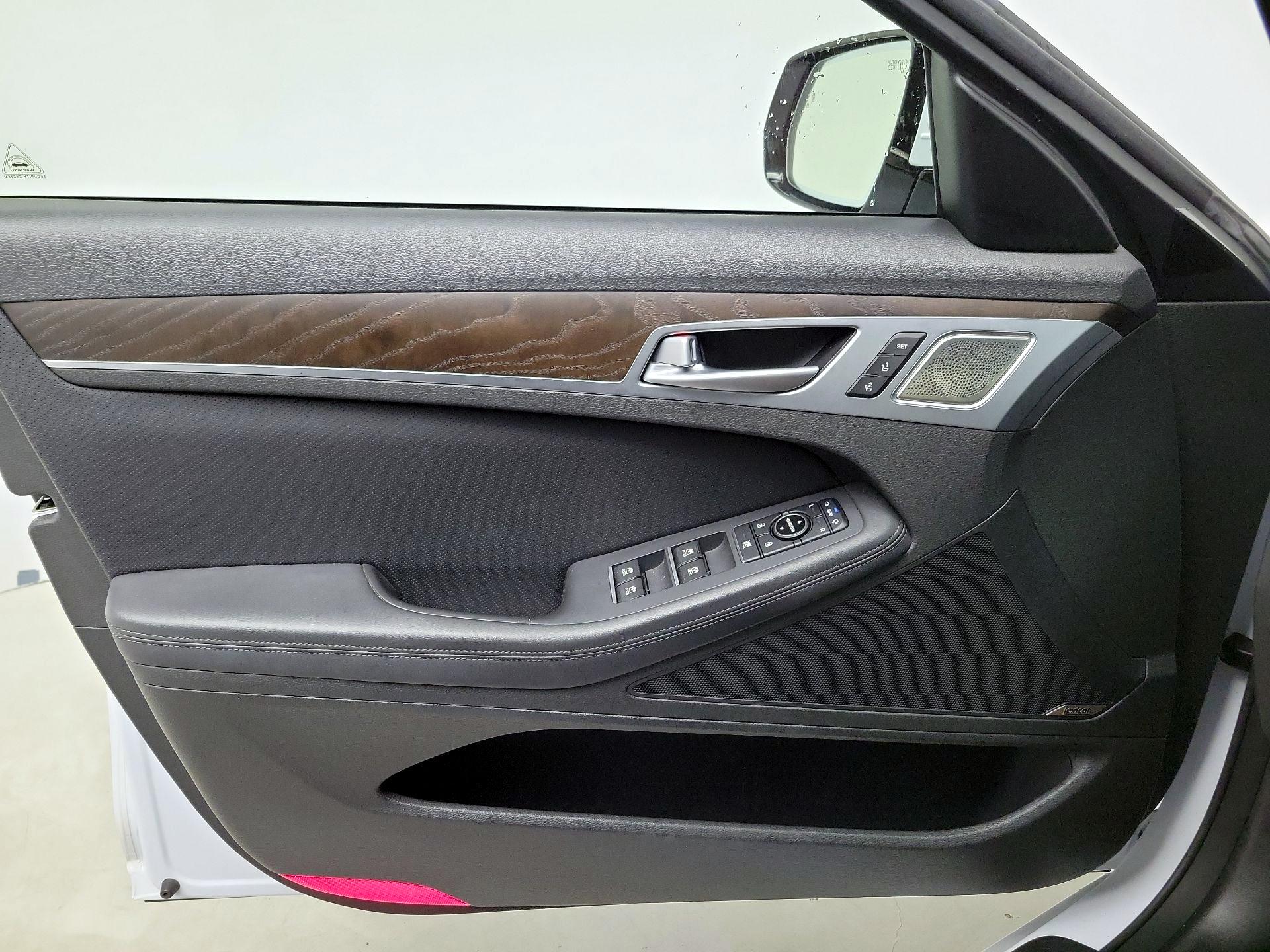 Thumbnail: 2018 Genesis G80 - 12