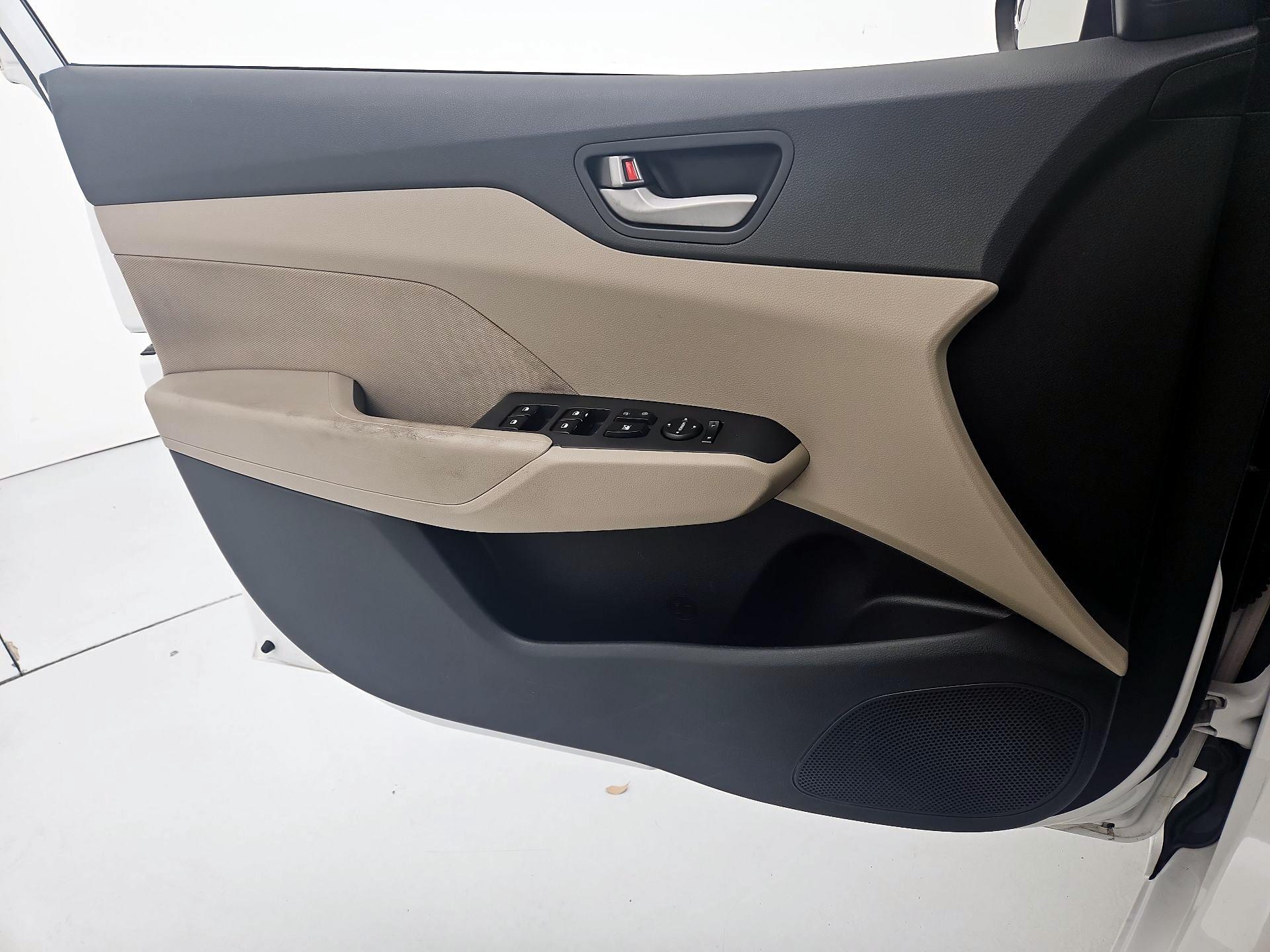 Thumbnail: 2019 Hyundai Accent - 12
