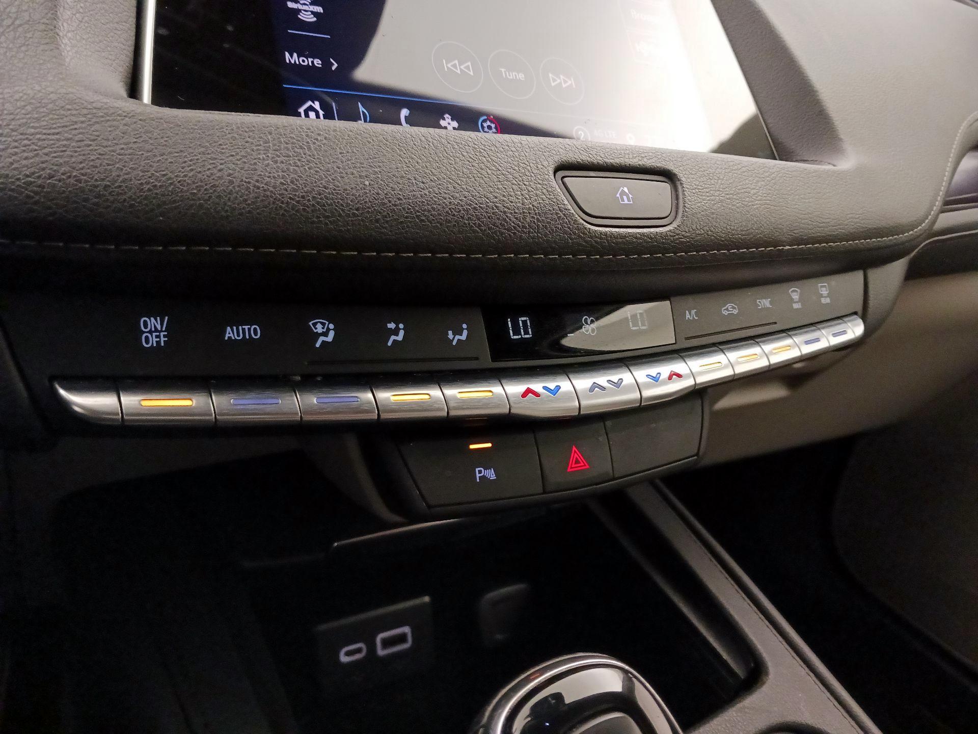 Thumbnail: 2023 Cadillac XT4 - 16
