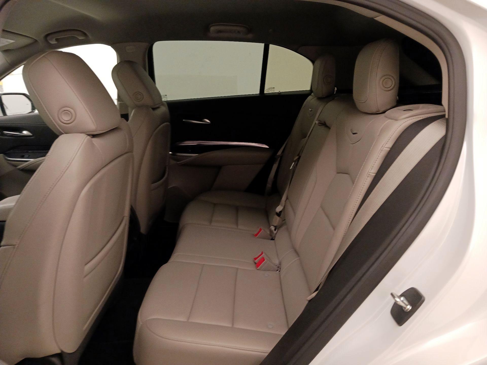 Thumbnail: 2023 Cadillac XT4 - 19