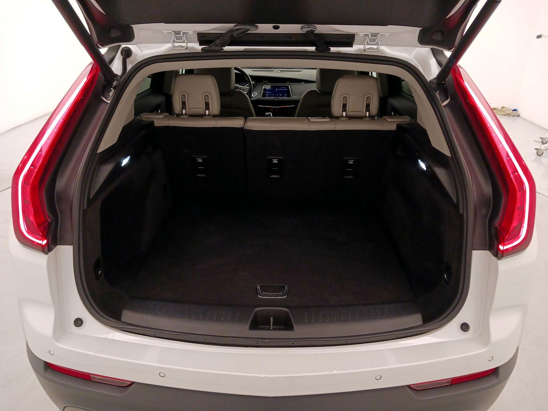 Thumbnail: 2023 Cadillac XT4 - 20