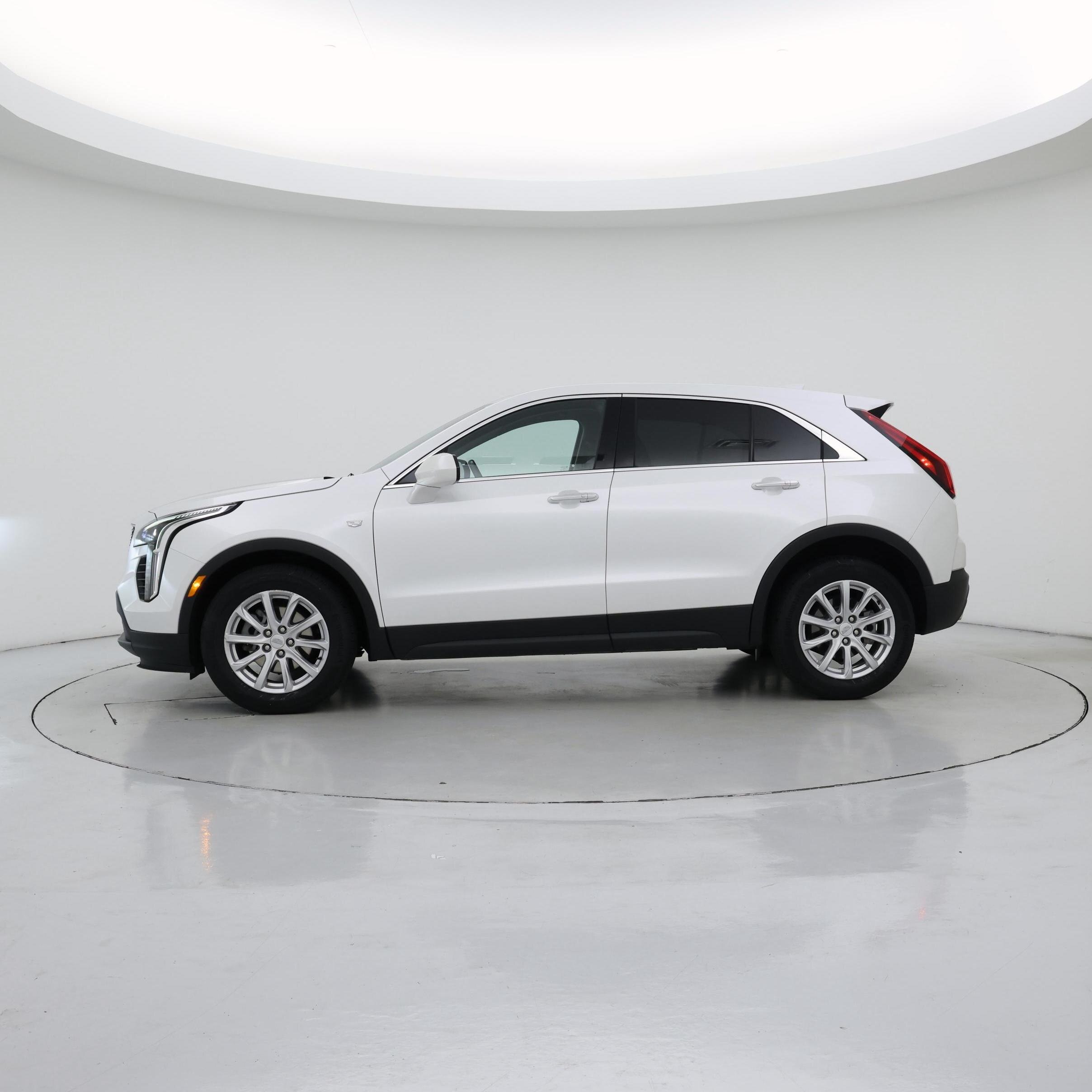 Thumbnail: 2023 Cadillac XT4 - 3