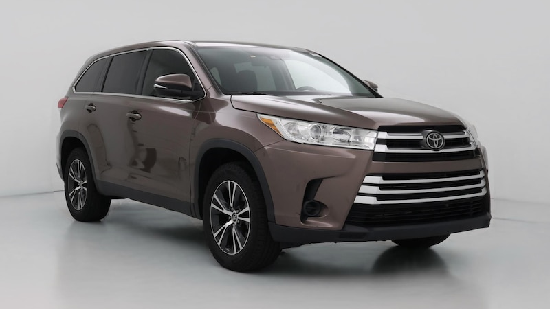 2019 Toyota Highlander LE Hero Image