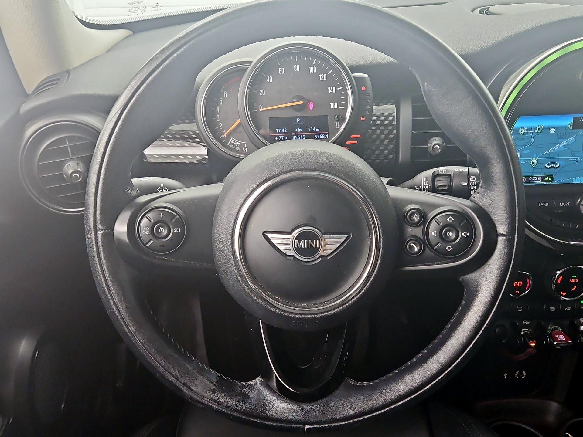 Thumbnail: 2017 MINI Cooper Hardtop - 10