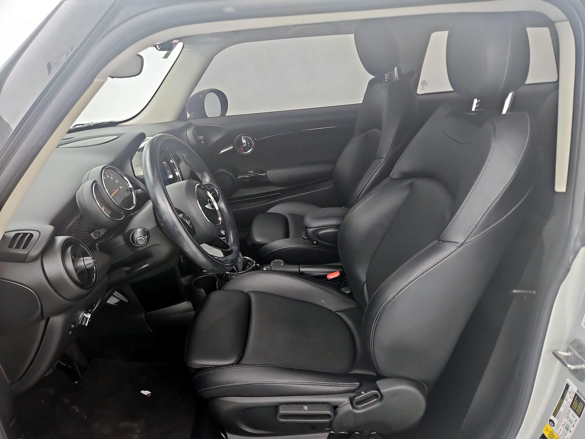 Thumbnail: 2017 MINI Cooper Hardtop - 11