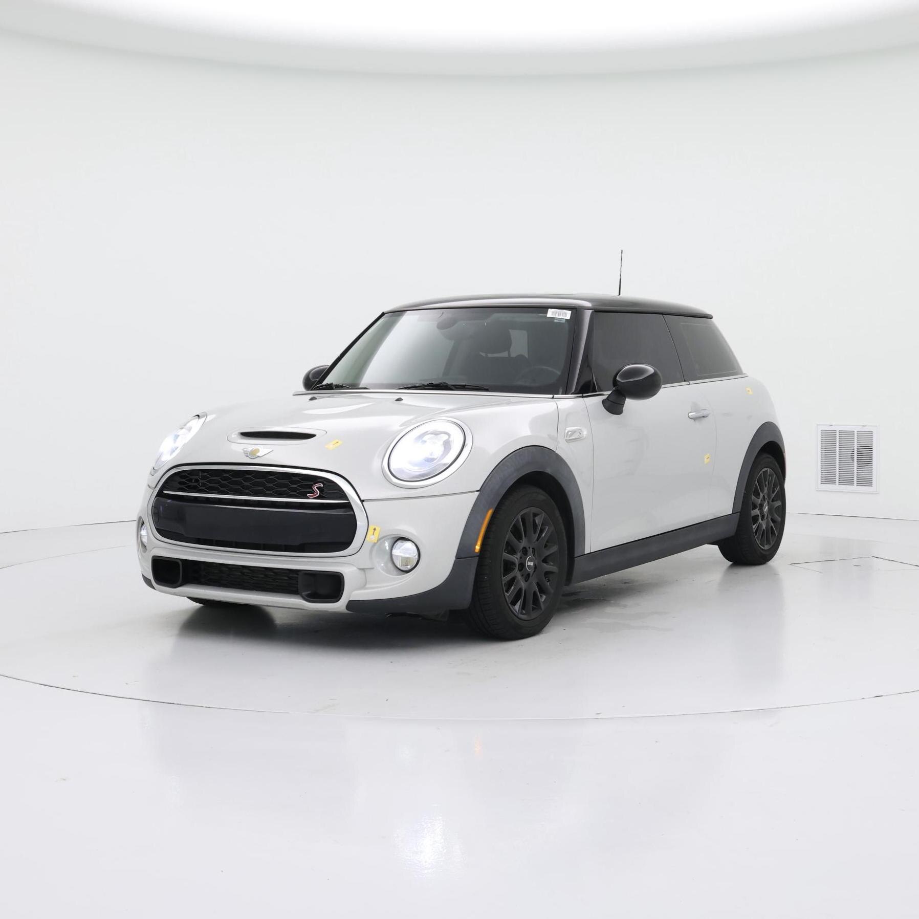 Thumbnail: 2017 MINI Cooper Hardtop - 4