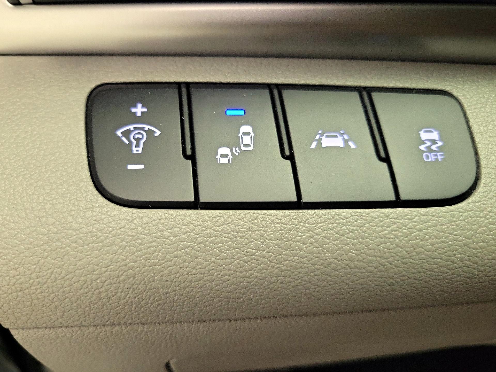 Thumbnail: 2020 Hyundai Elantra - 13
