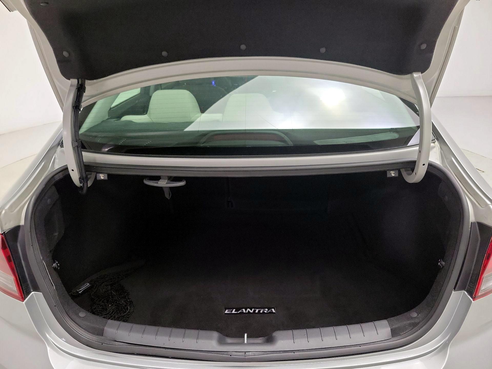 Thumbnail: 2020 Hyundai Elantra - 20