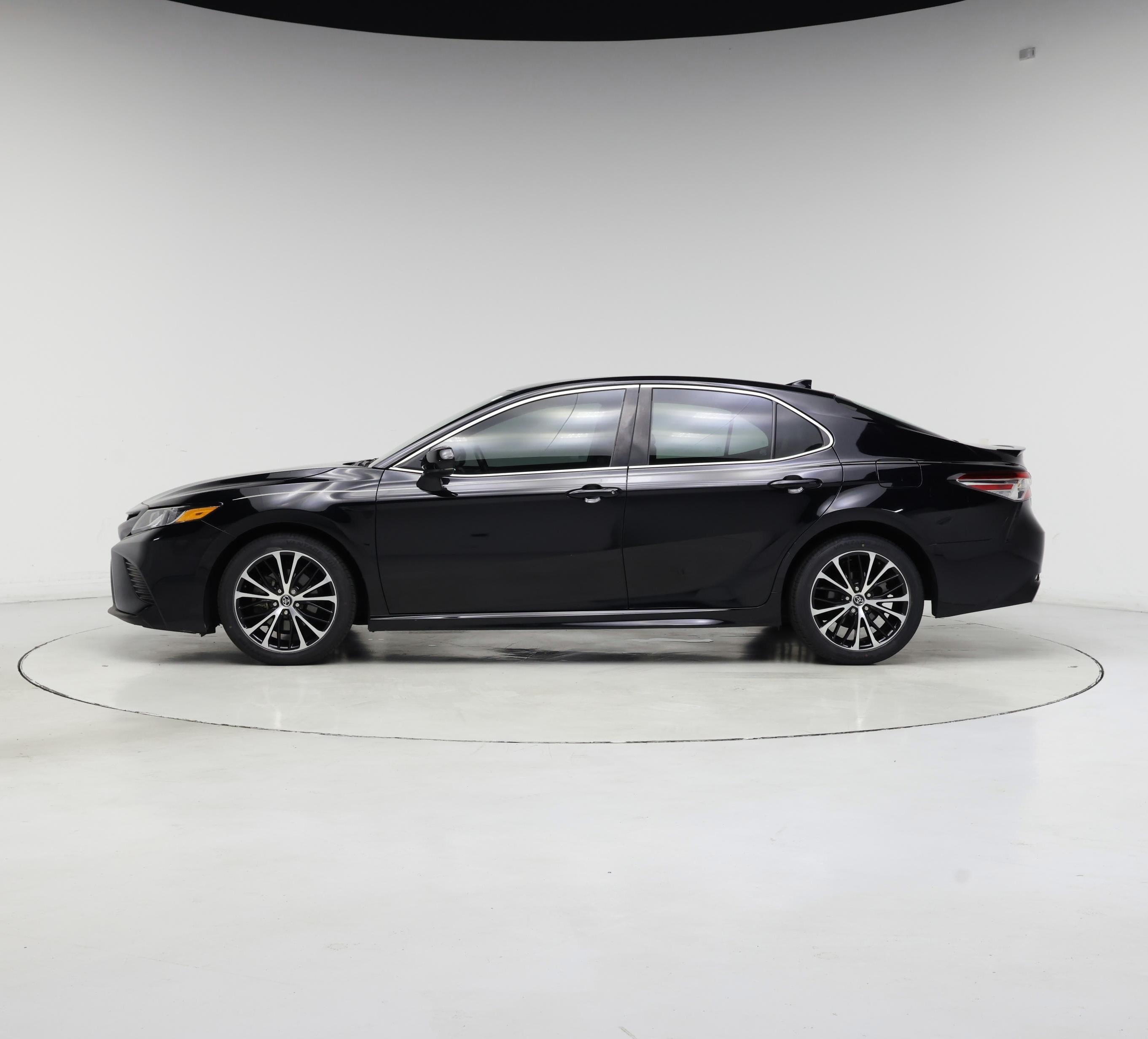 Thumbnail: 2020 Toyota Camry - 3