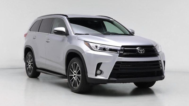 2017 Toyota Highlander SE Hero Image