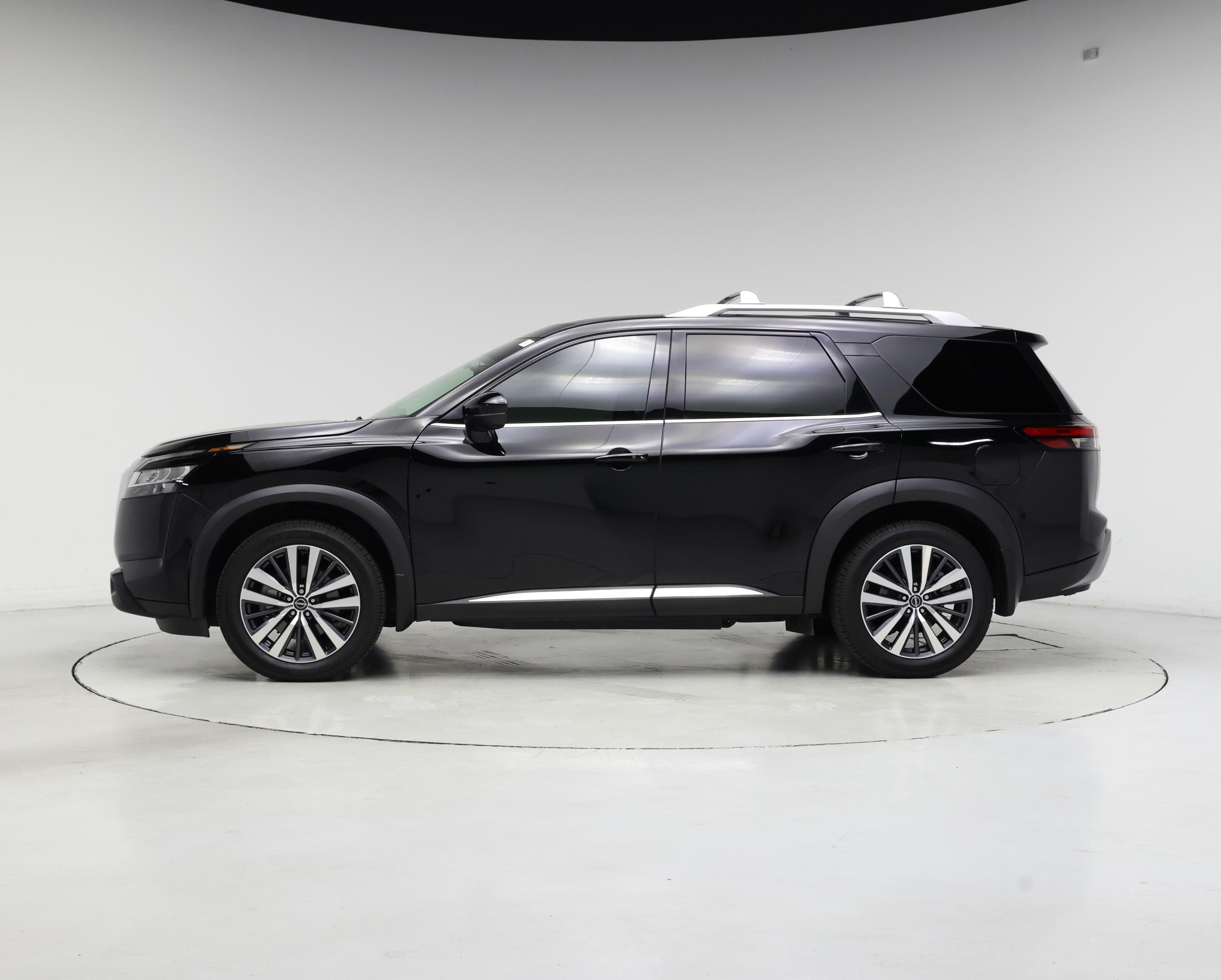 Thumbnail: 2022 Nissan Pathfinder - 3